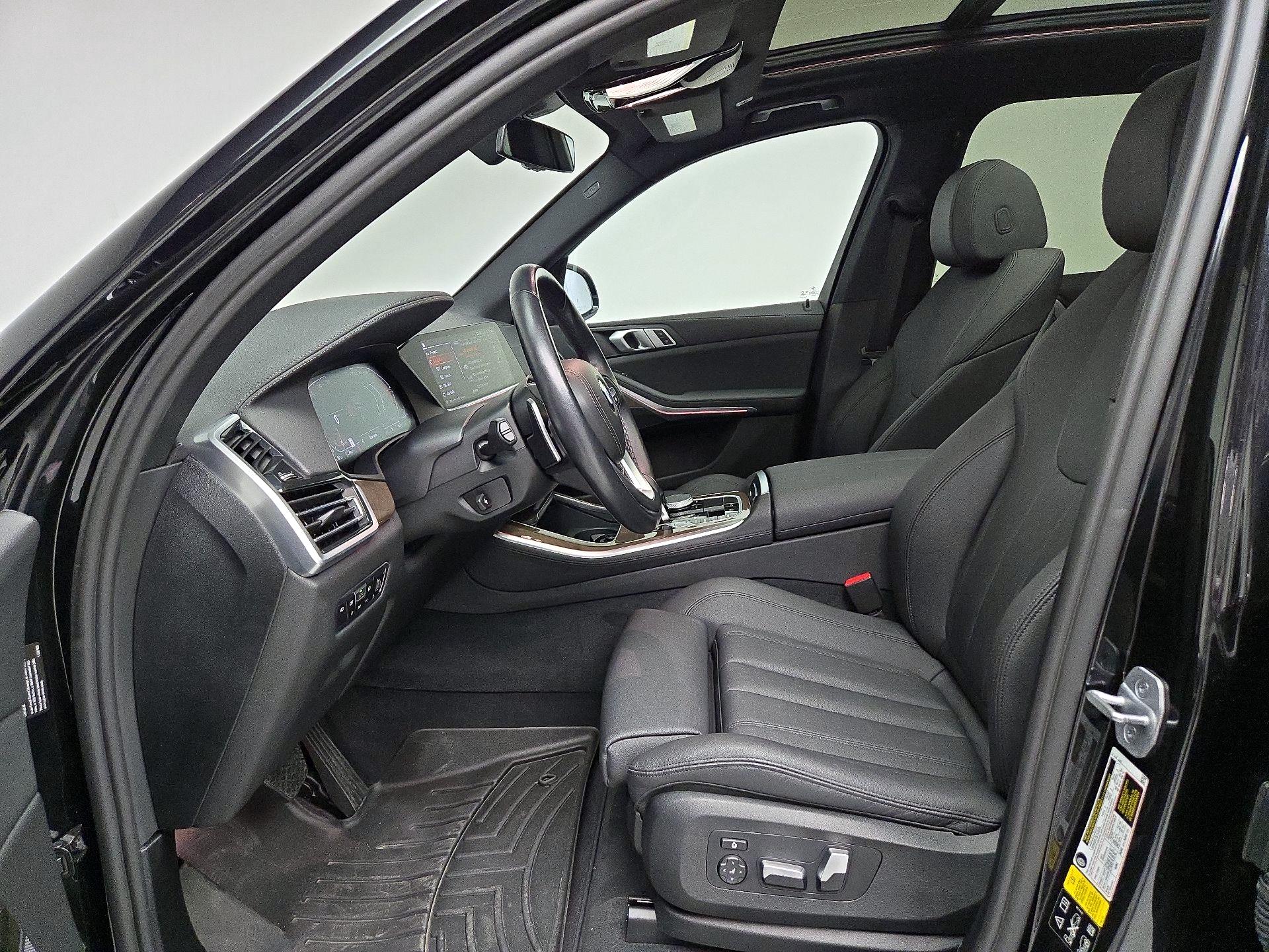 Thumbnail: 2021 BMW X5 - 11