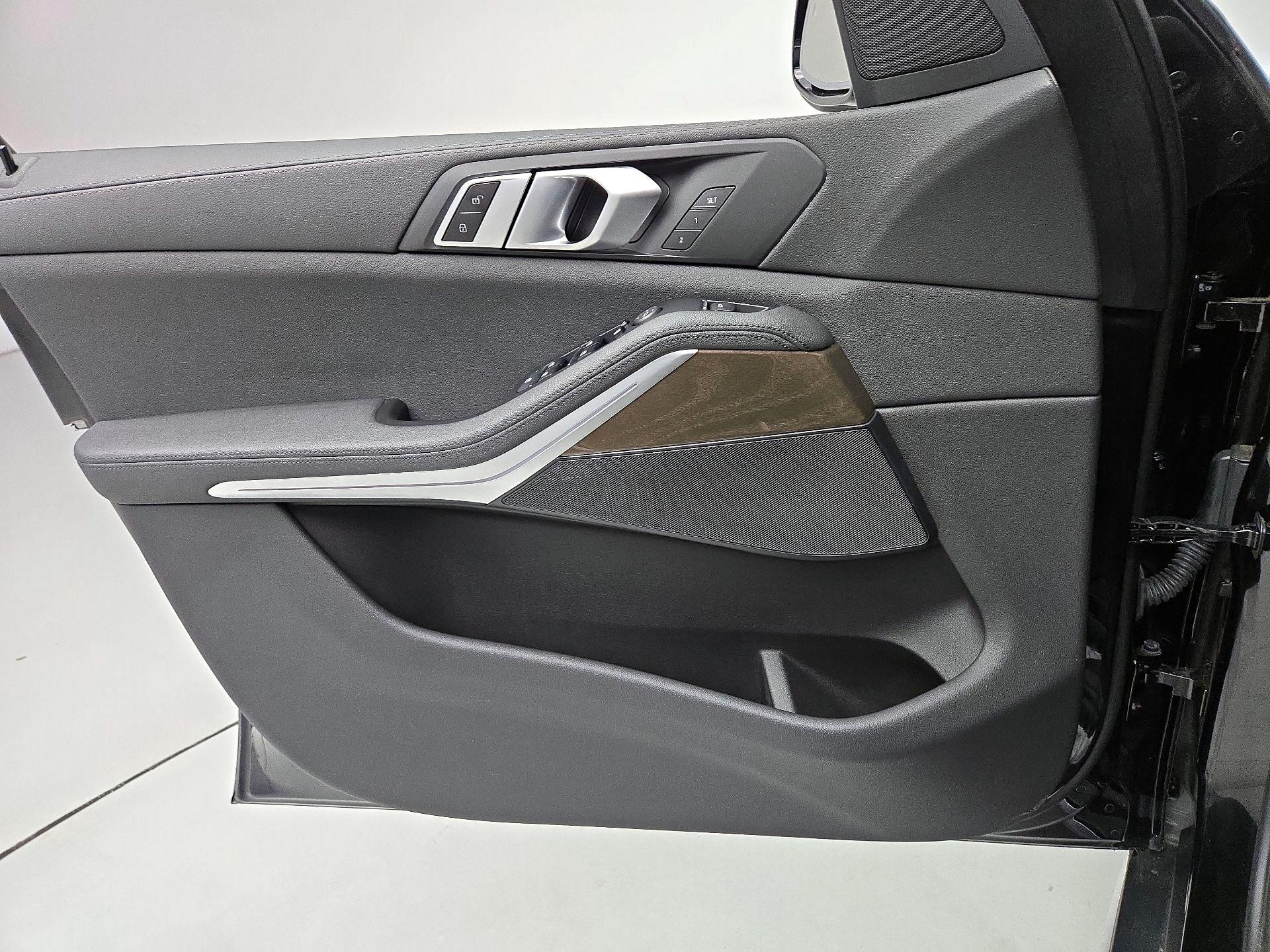 Thumbnail: 2021 BMW X5 - 12