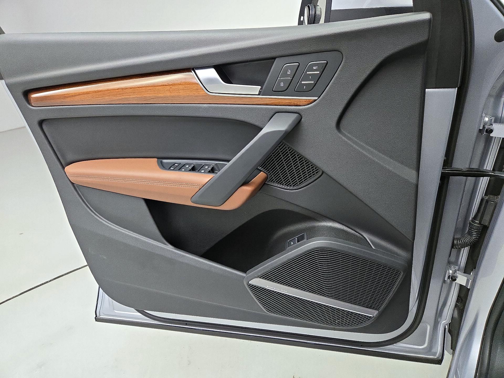 Thumbnail: 2022 Audi Q5 - 12