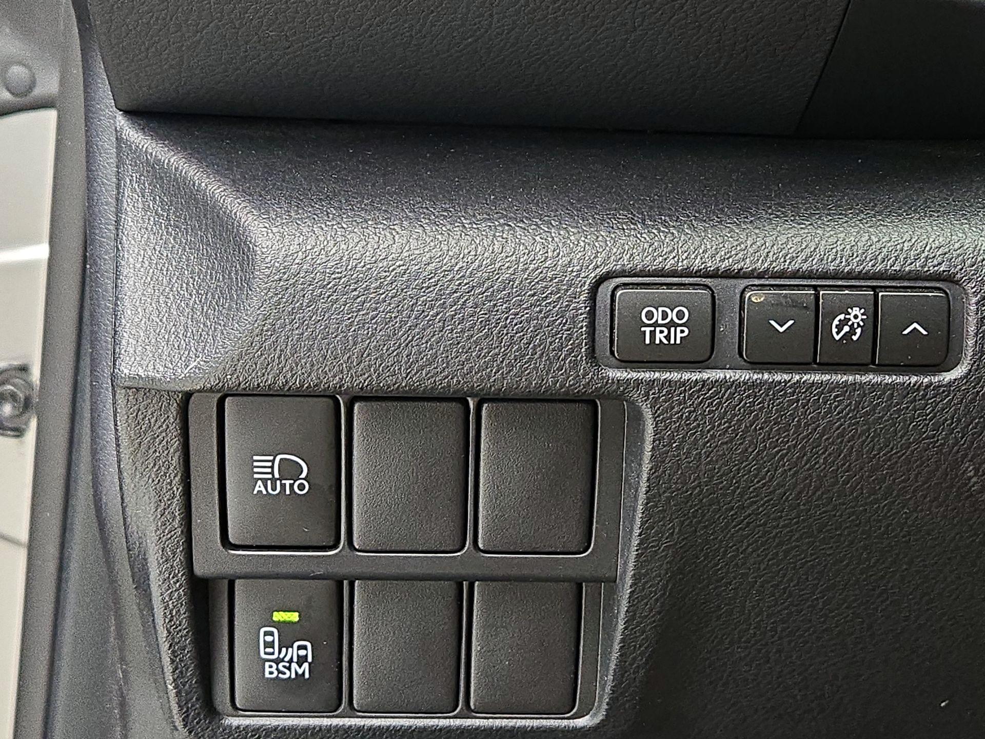 Thumbnail: 2020 Lexus RC - 13