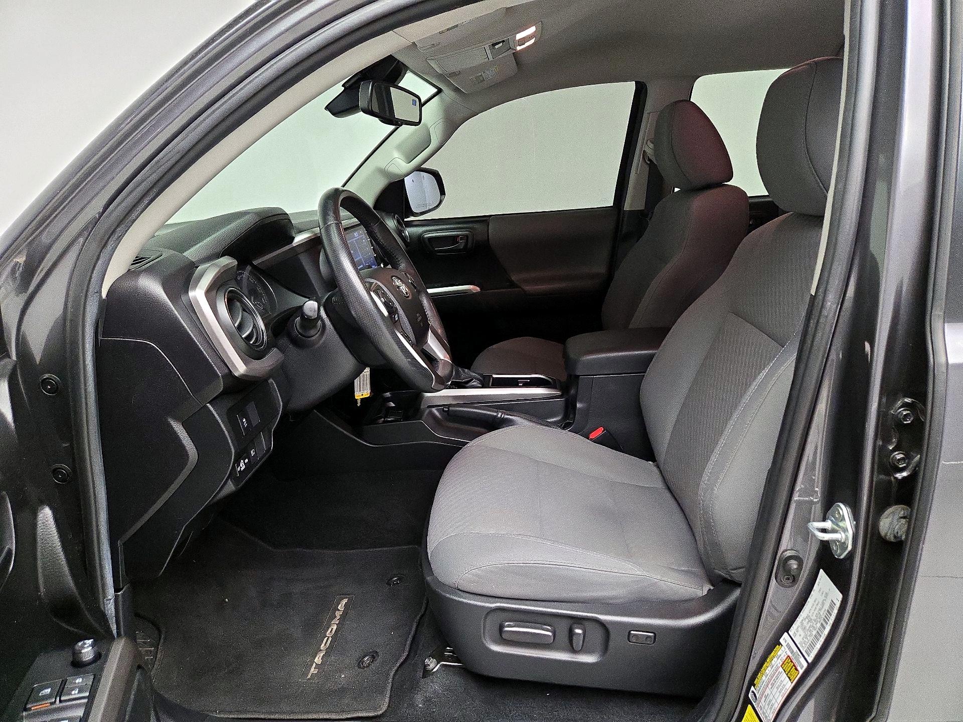 Thumbnail: 2021 Toyota Tacoma - 11