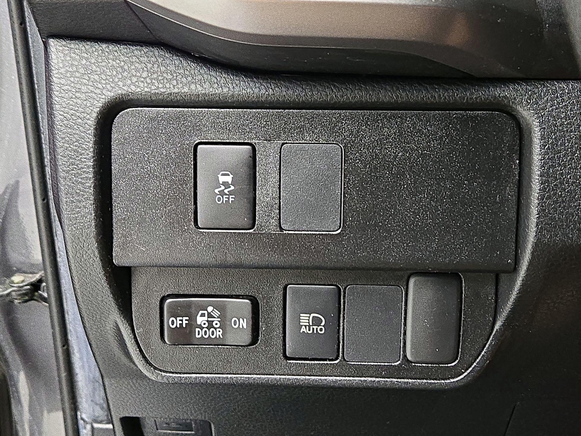 Thumbnail: 2021 Toyota Tacoma - 13