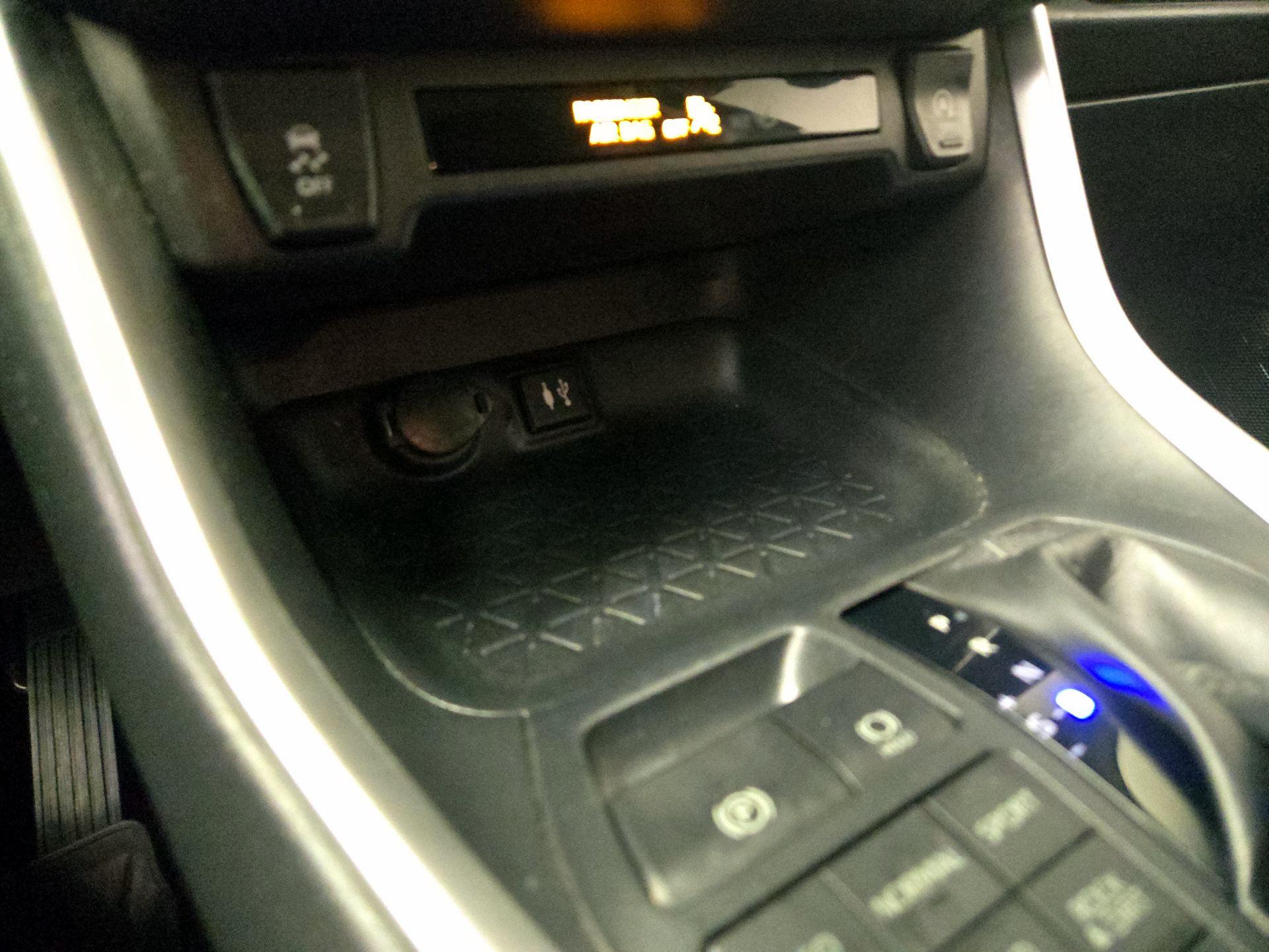 Thumbnail: 2019 Toyota RAV4 - 18