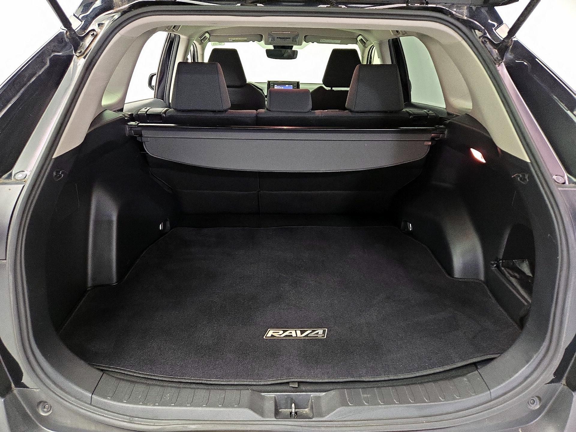 Thumbnail: 2019 Toyota RAV4 - 20