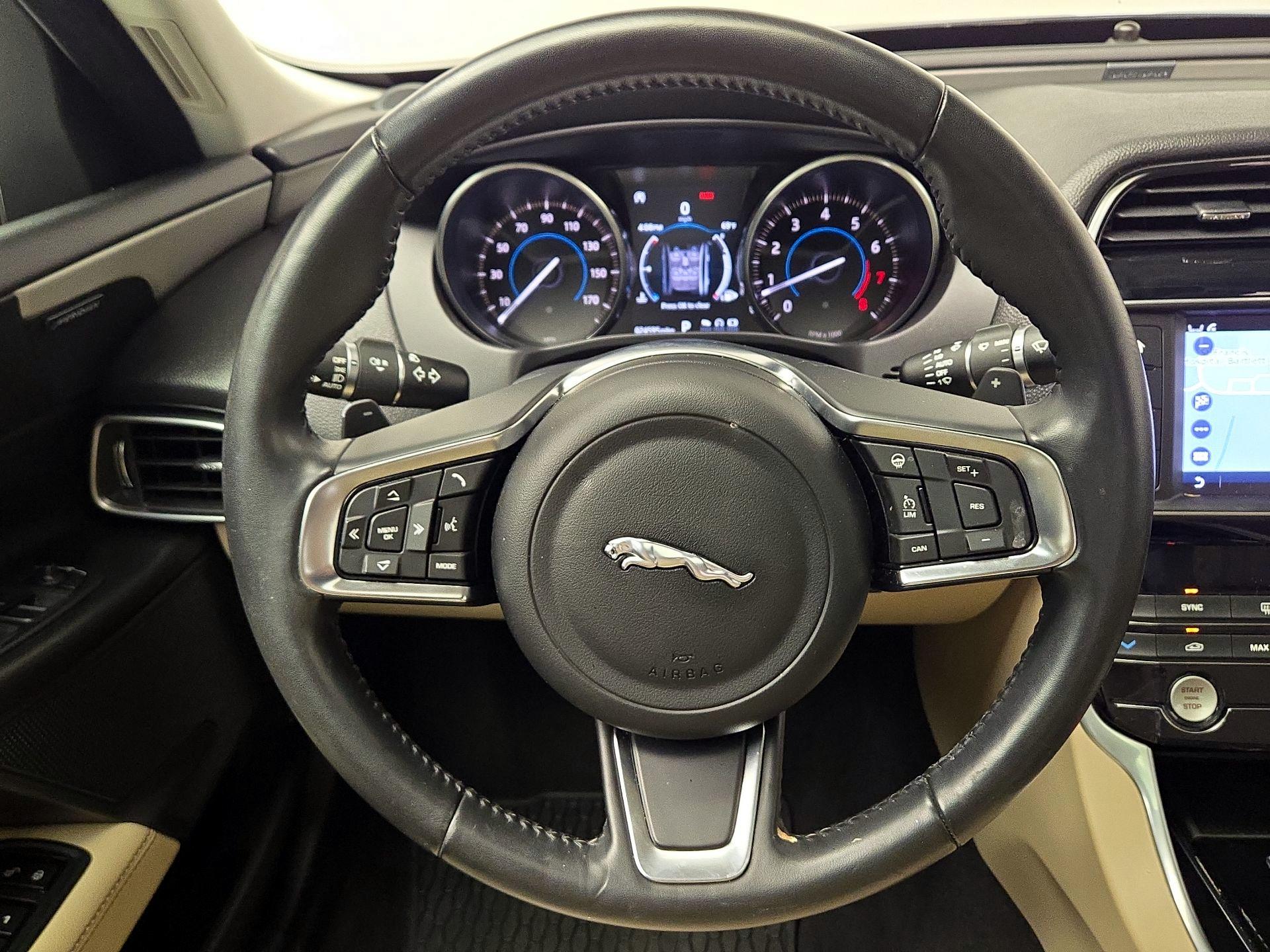 Thumbnail: 2018 Jaguar XE - 10