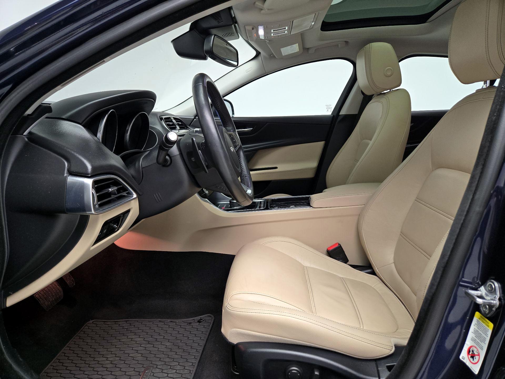 Thumbnail: 2018 Jaguar XE - 11