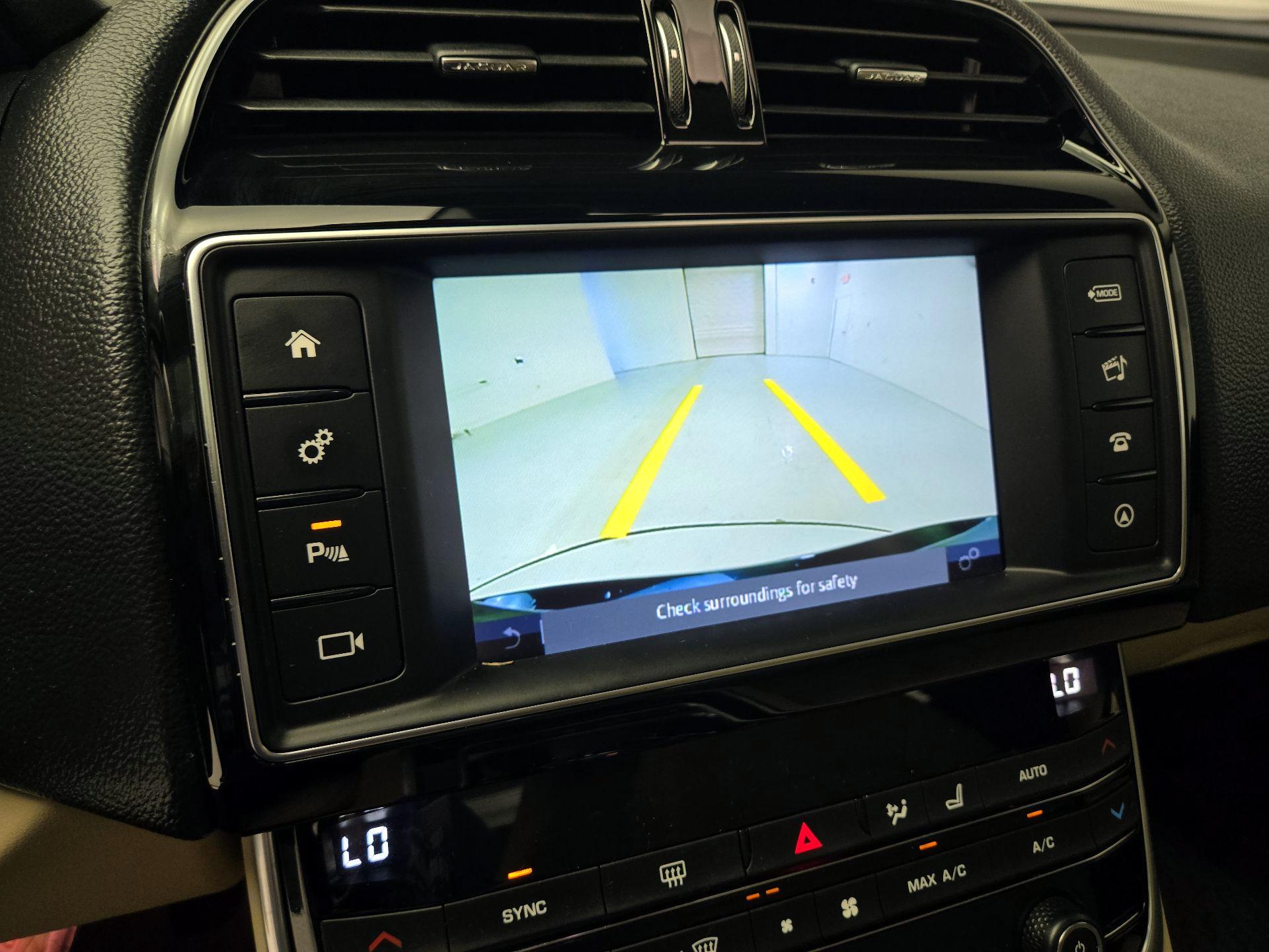 Thumbnail: 2018 Jaguar XE - 15