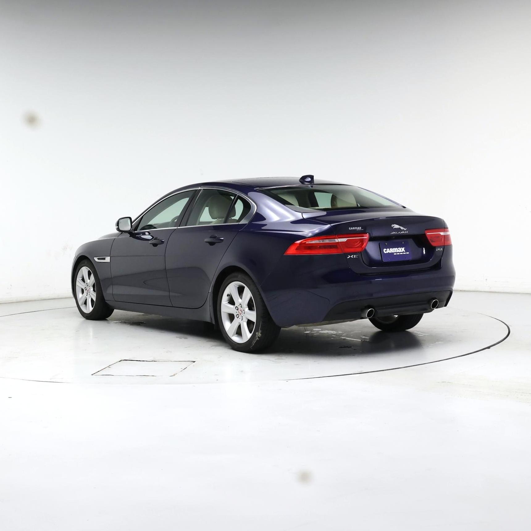 Thumbnail: 2018 Jaguar XE - 2