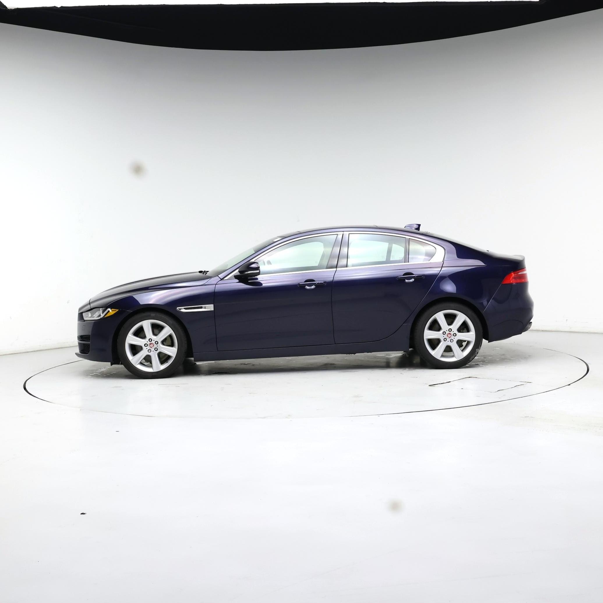 Thumbnail: 2018 Jaguar XE - 3