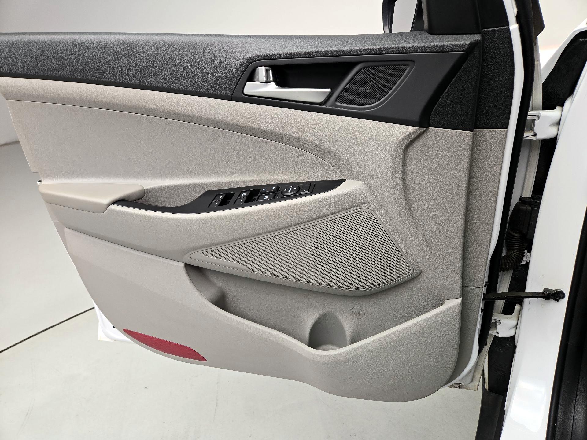 Thumbnail: 2019 Hyundai Tucson - 12