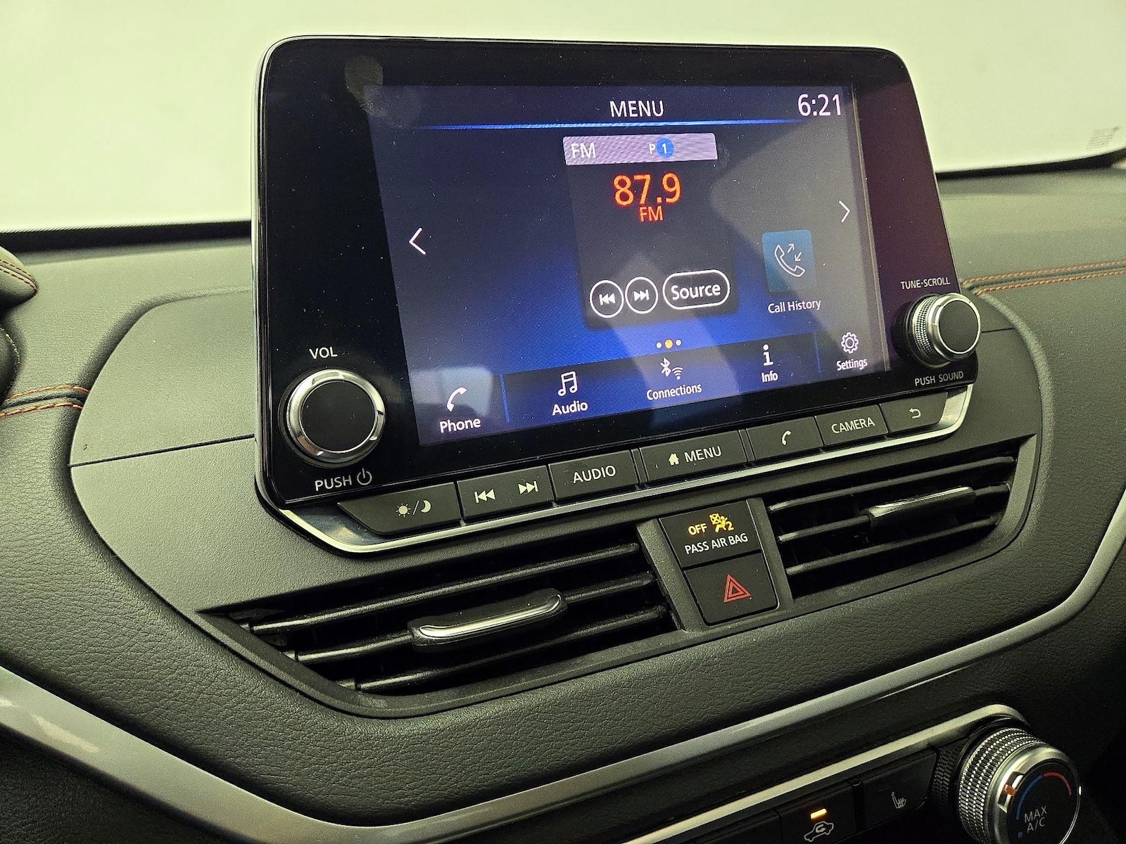 2019 Nissan Altima SR - Photo 16