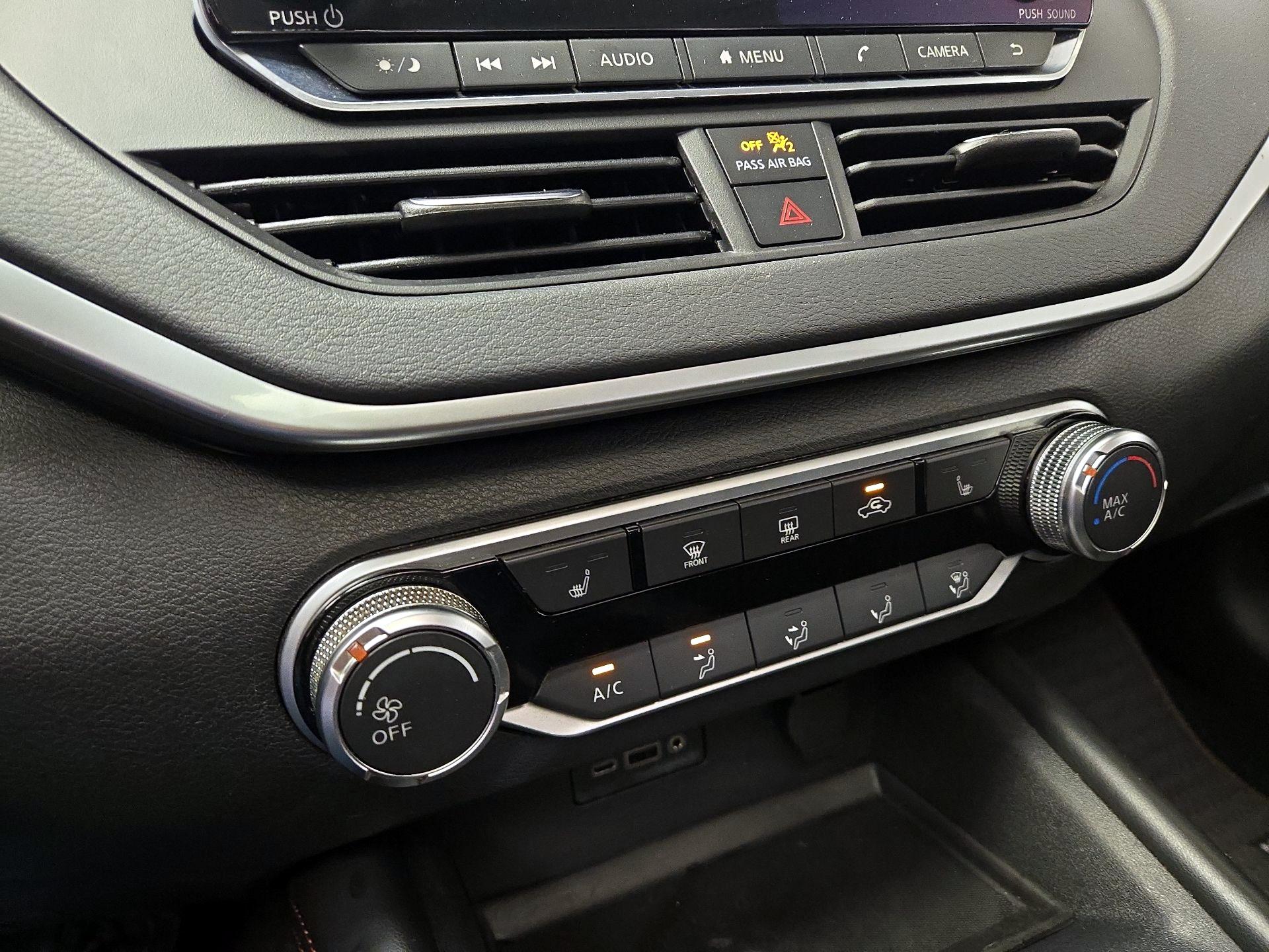 Thumbnail: 2019 Nissan Altima - 16
