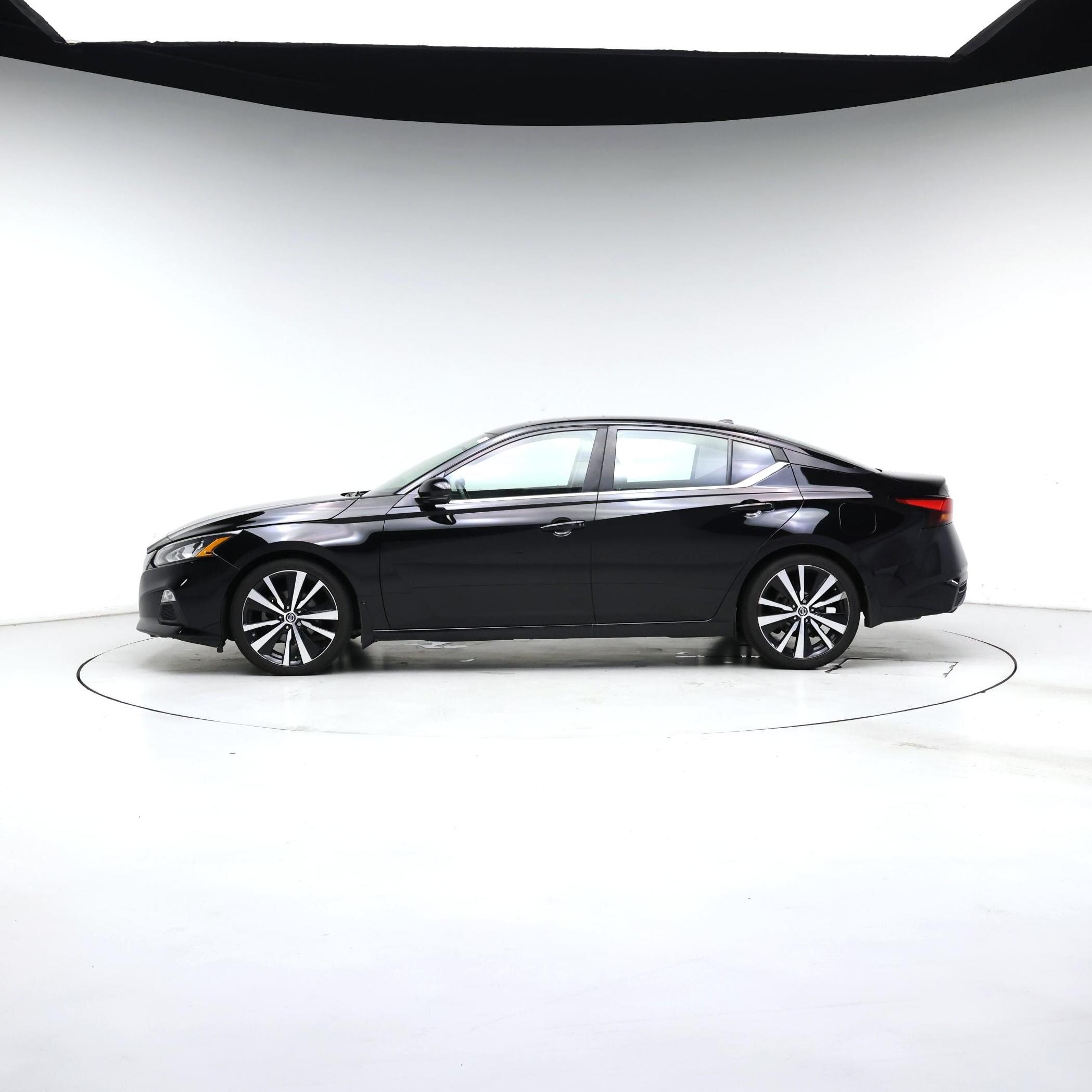 Thumbnail: 2019 Nissan Altima - 3