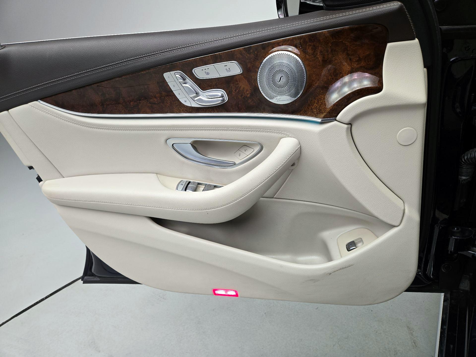 Thumbnail: 2017 Mercedes-Benz E-Class - 12