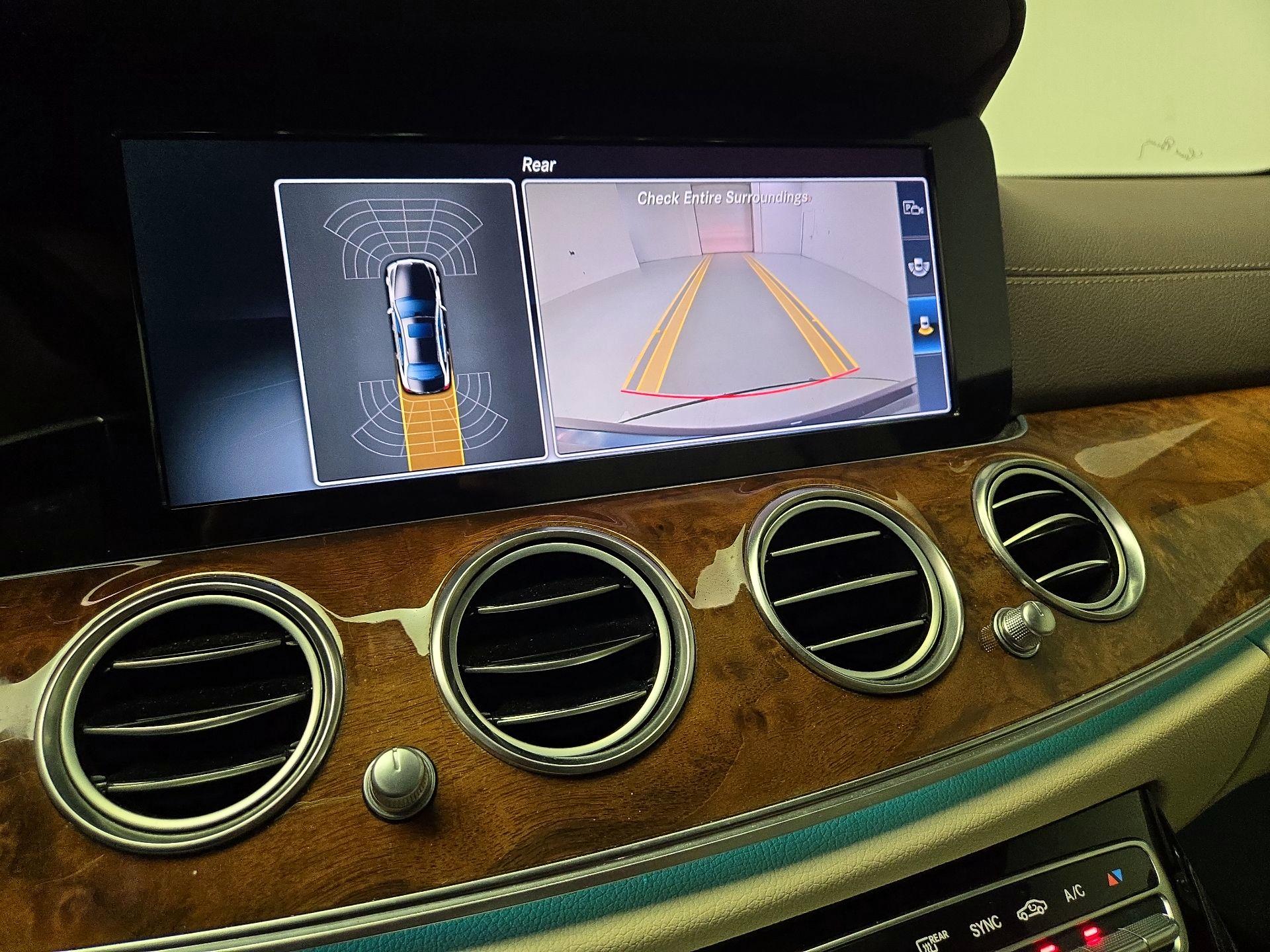 Thumbnail: 2017 Mercedes-Benz E-Class - 15