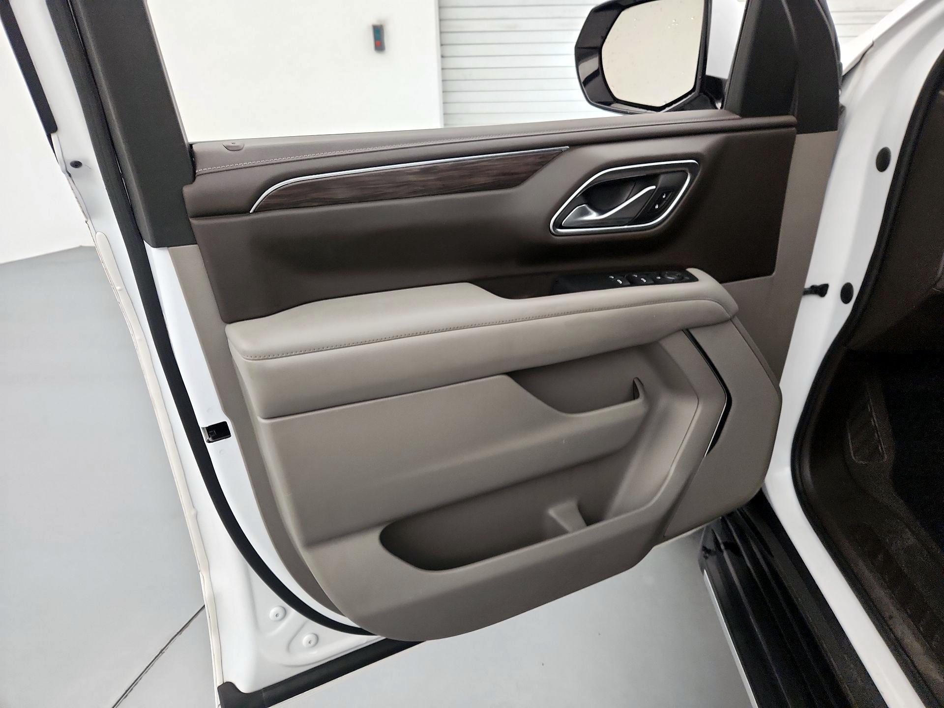 Thumbnail: 2022 Chevrolet Tahoe - 12