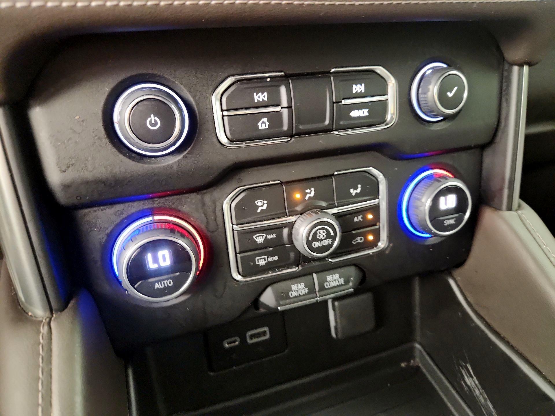 Thumbnail: 2022 Chevrolet Tahoe - 16