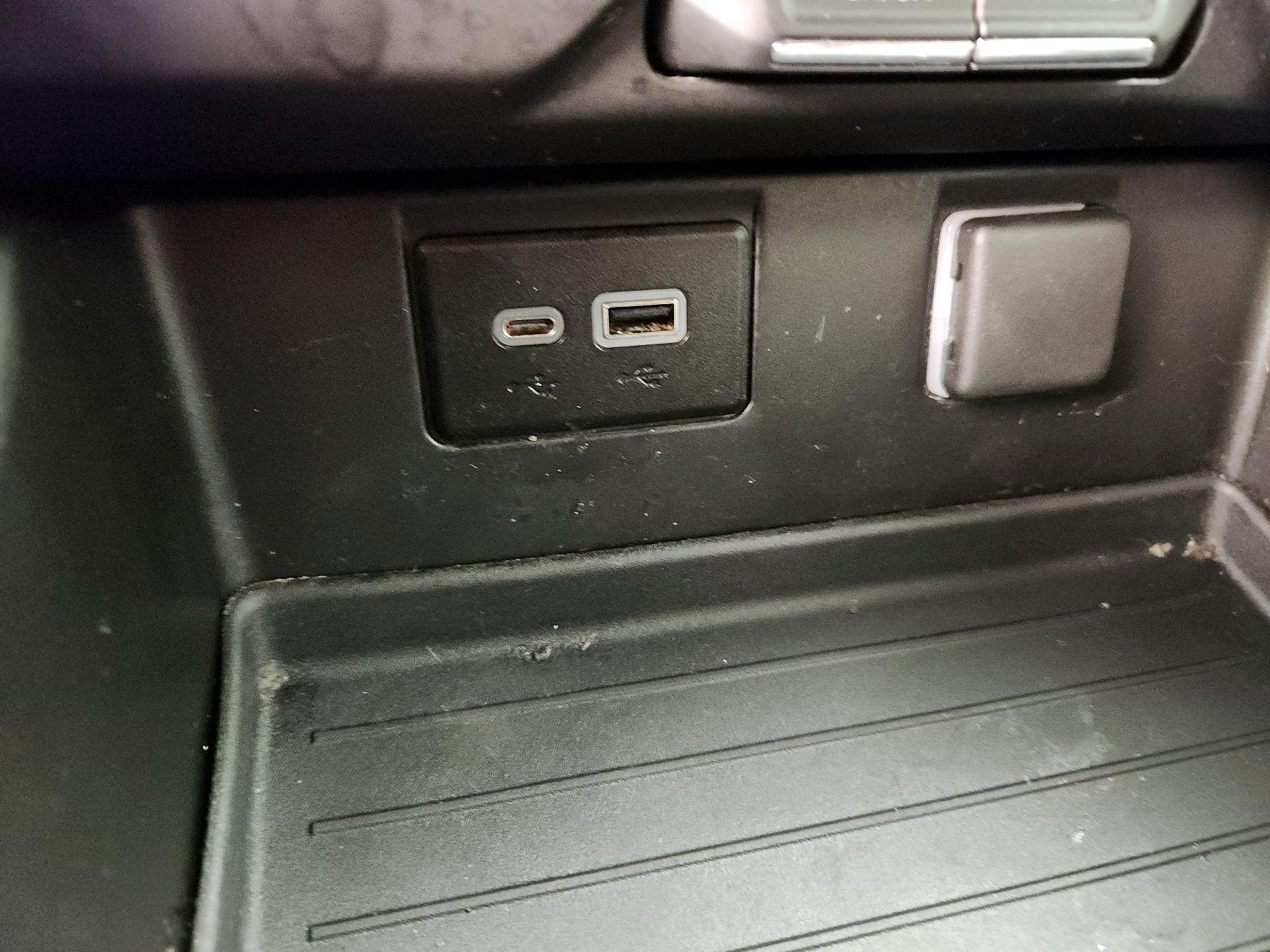 Thumbnail: 2022 Chevrolet Tahoe - 18