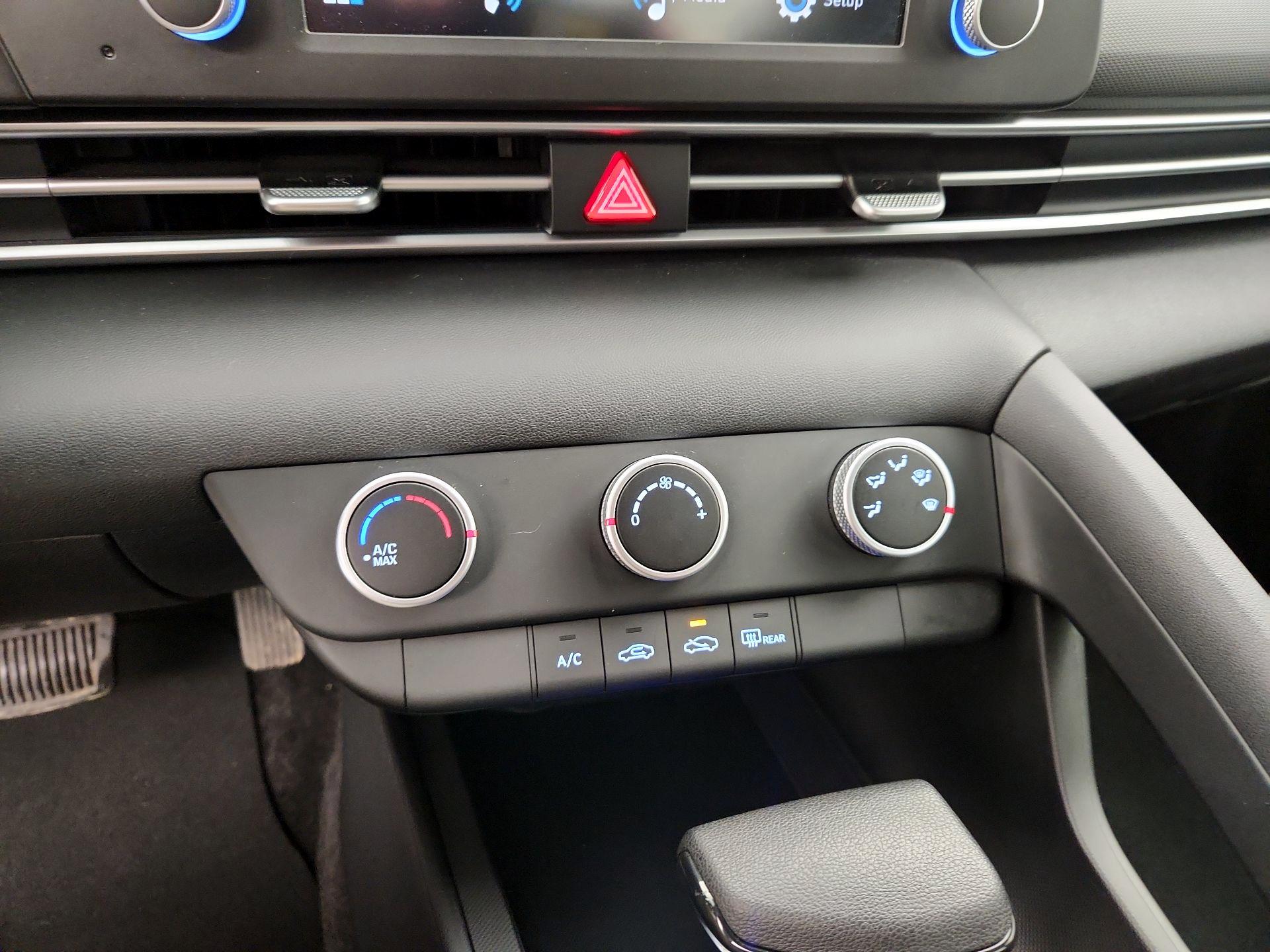 Thumbnail: 2025 Hyundai Elantra - 16