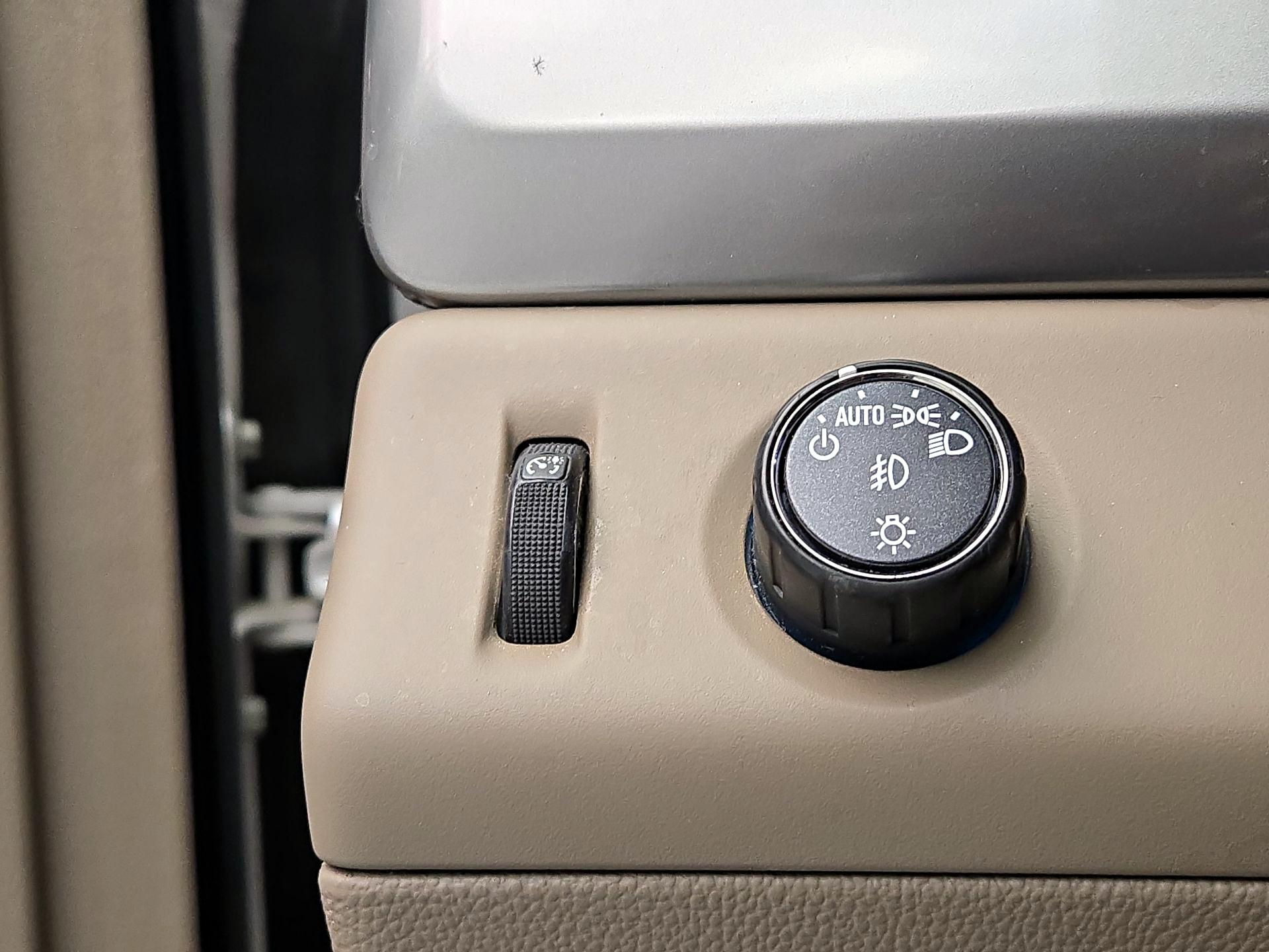 Thumbnail: 2017 Chevrolet Tahoe - 13