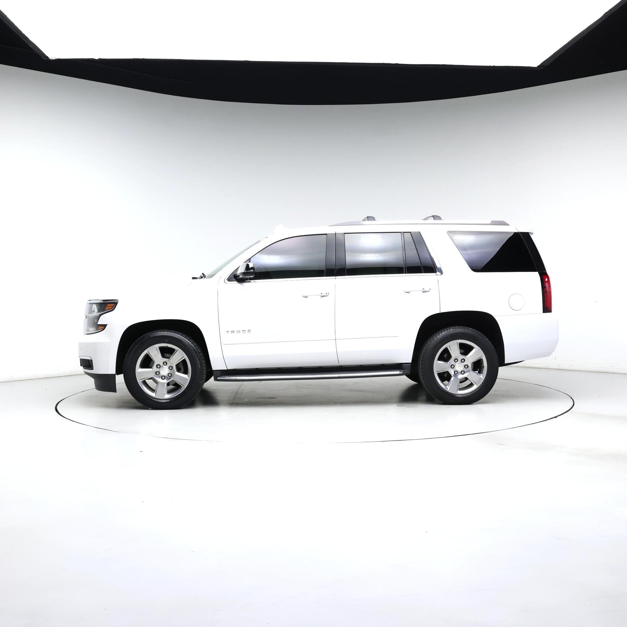 Thumbnail: 2017 Chevrolet Tahoe - 3