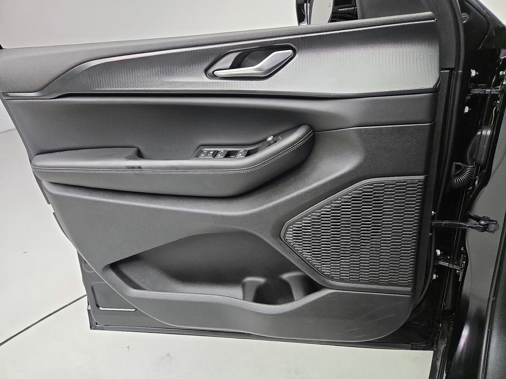 Thumbnail: 2025 Jeep Grand Cherokee - 12