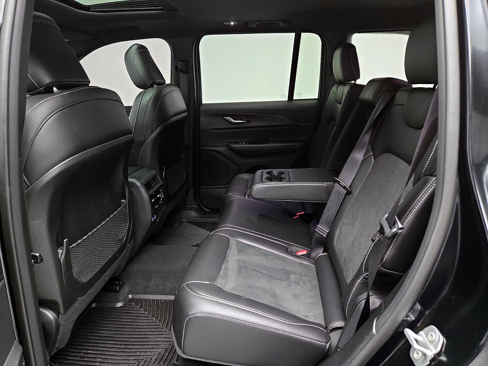 Thumbnail: 2025 Jeep Grand Cherokee - 20