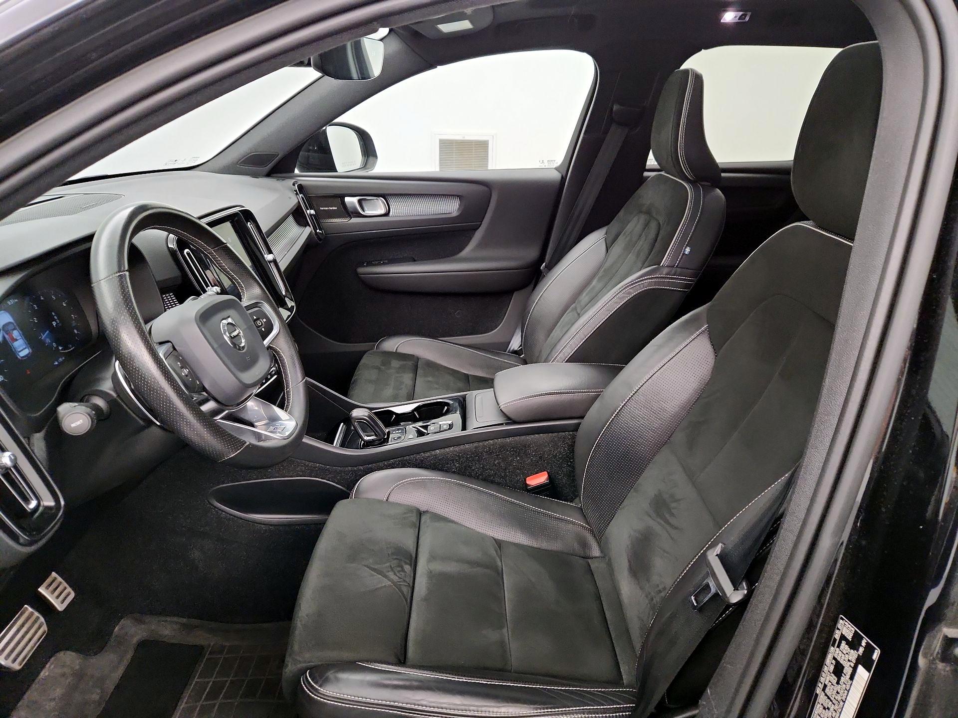 Thumbnail: 2020 Volvo XC40 - 11