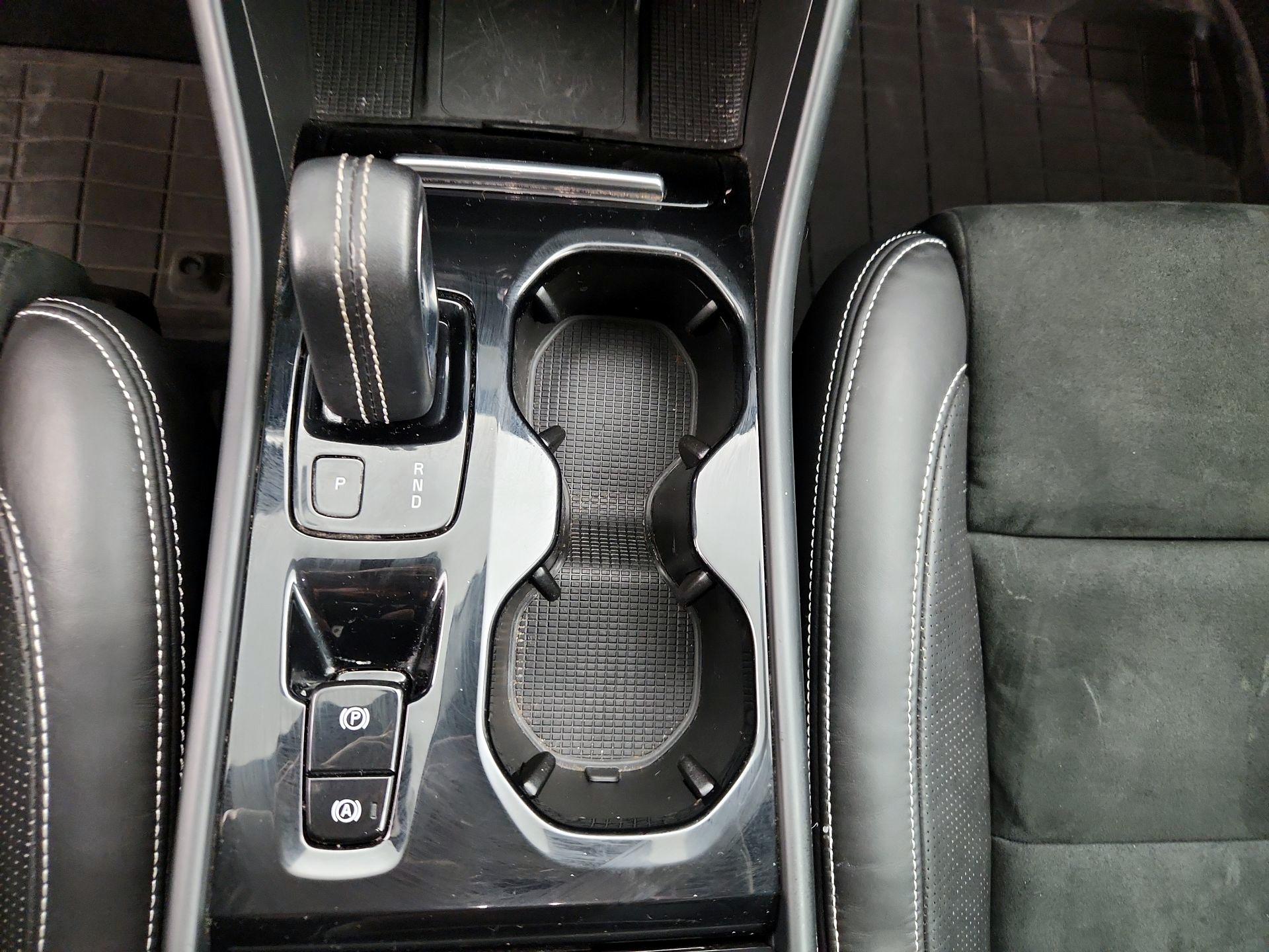 Thumbnail: 2020 Volvo XC40 - 17