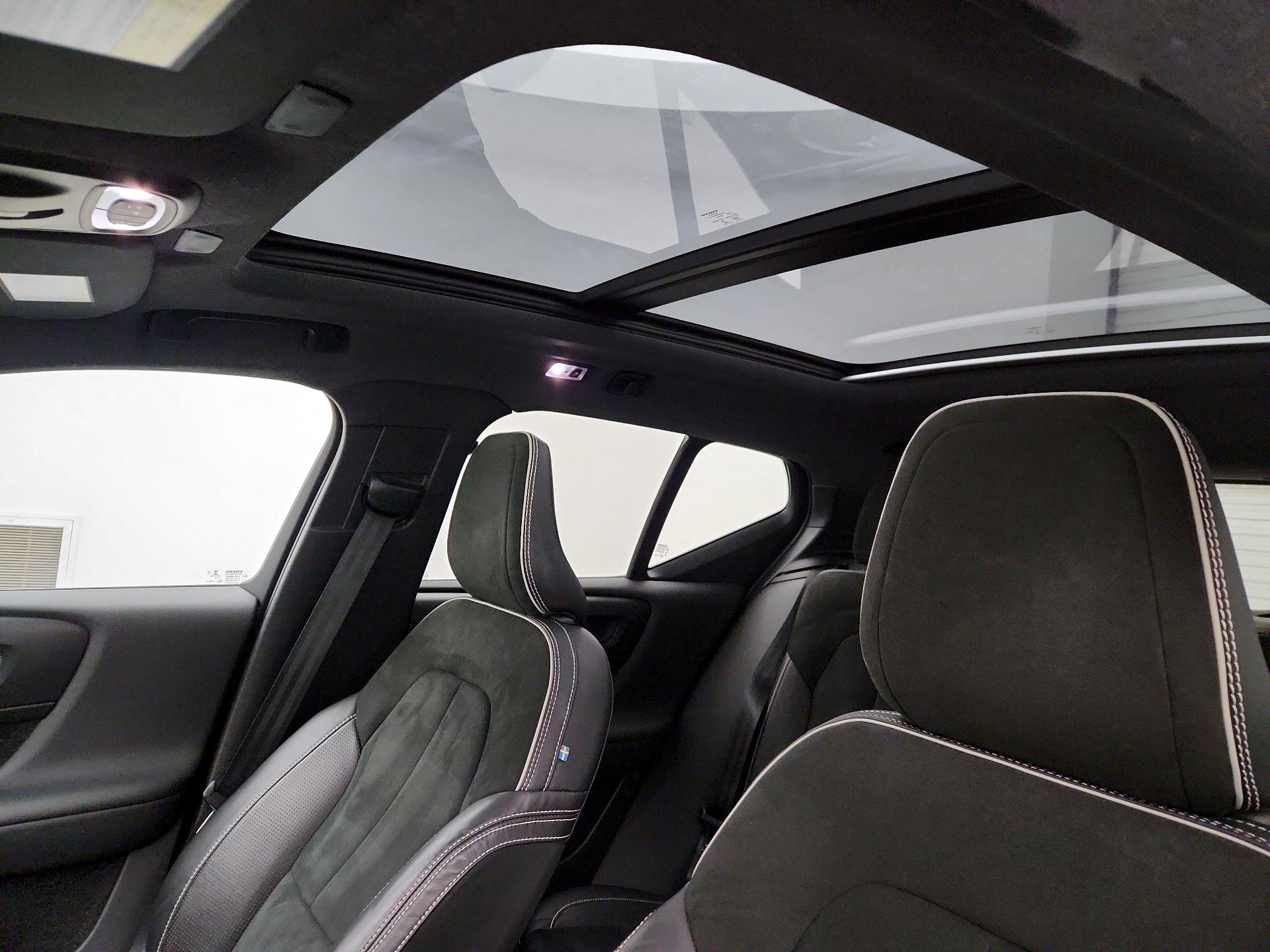 Thumbnail: 2020 Volvo XC40 - 19