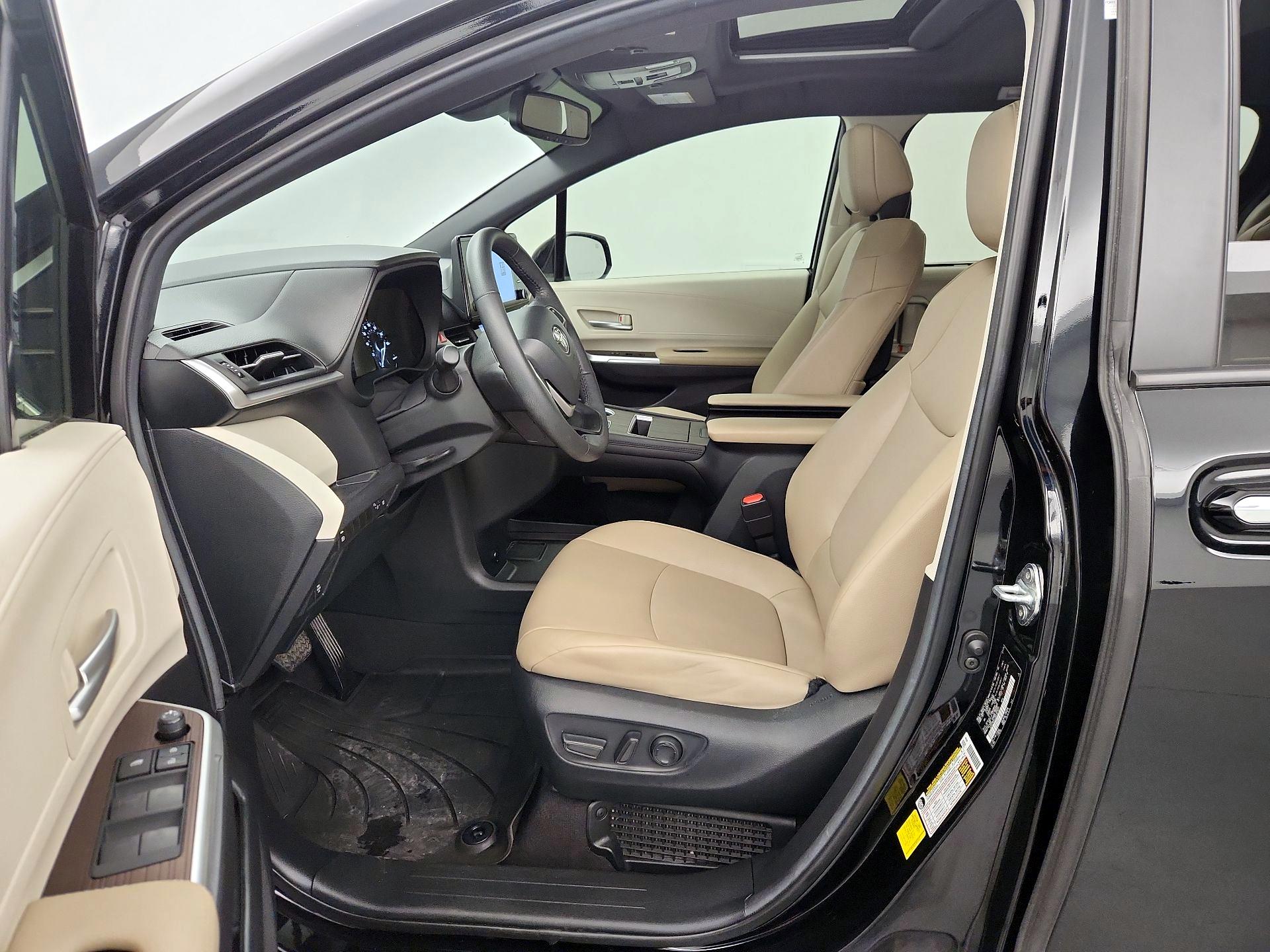 Thumbnail: 2024 Toyota Sienna - 11