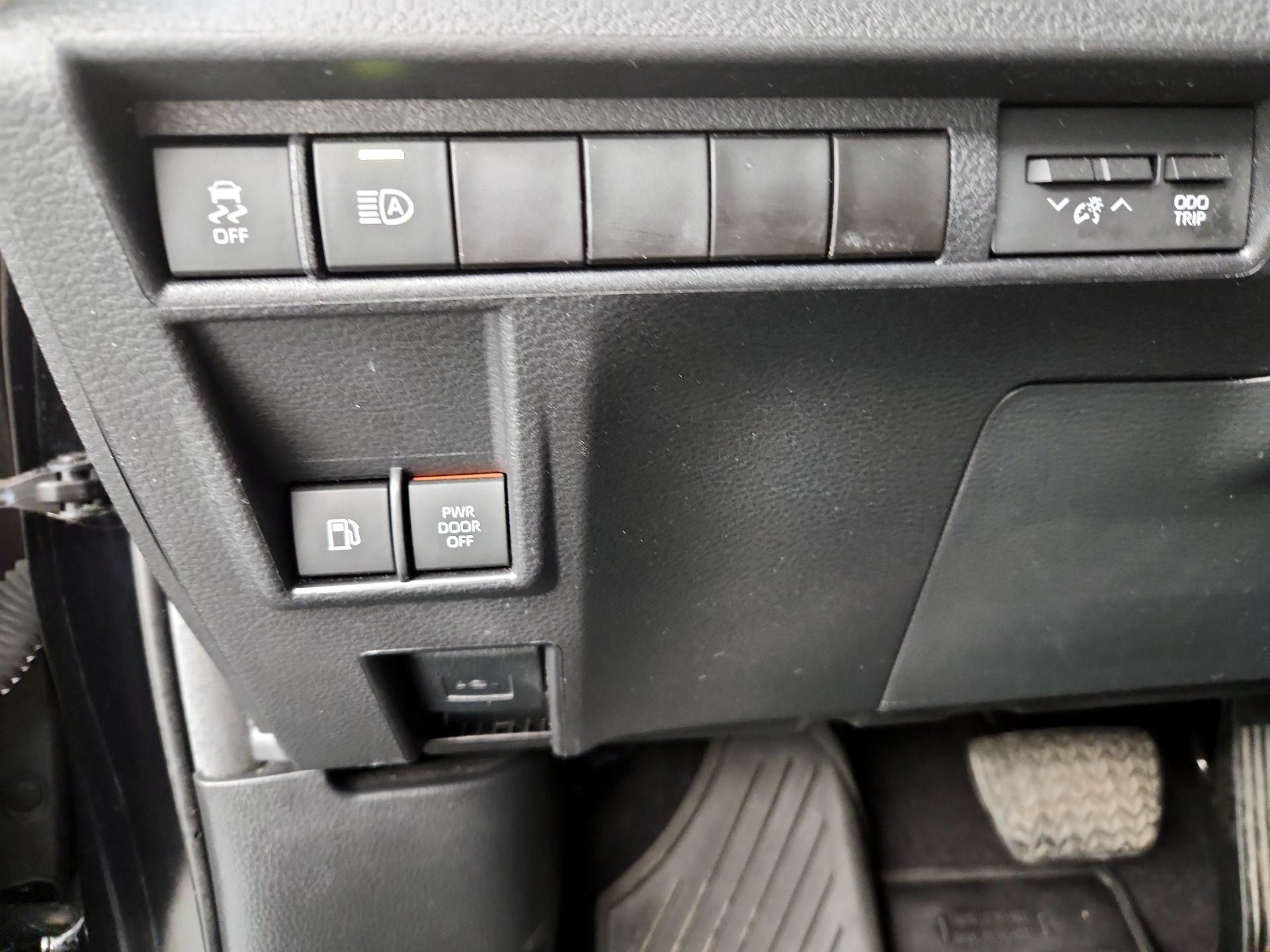 Thumbnail: 2024 Toyota Sienna - 13