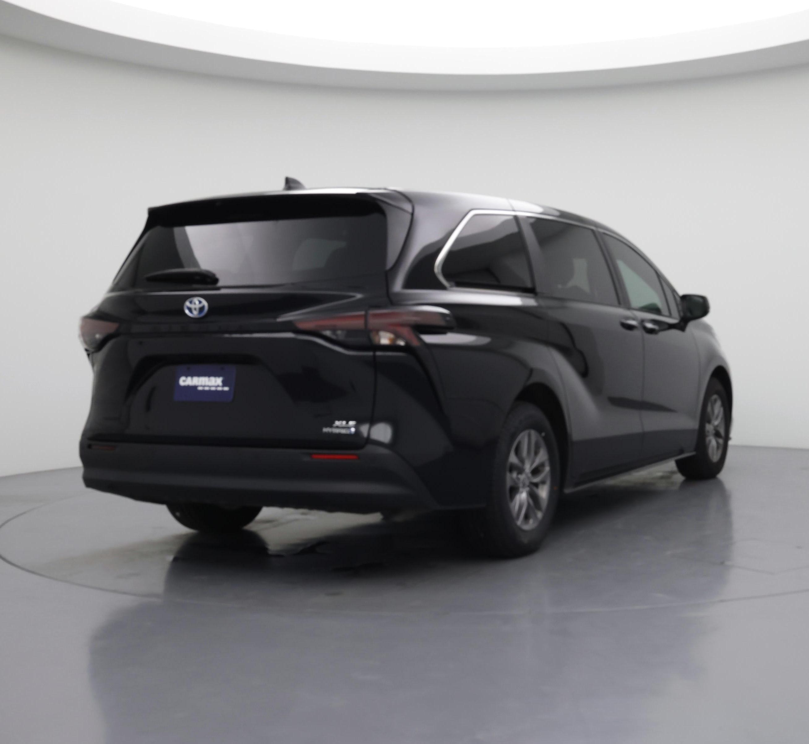 Thumbnail: 2024 Toyota Sienna - 8