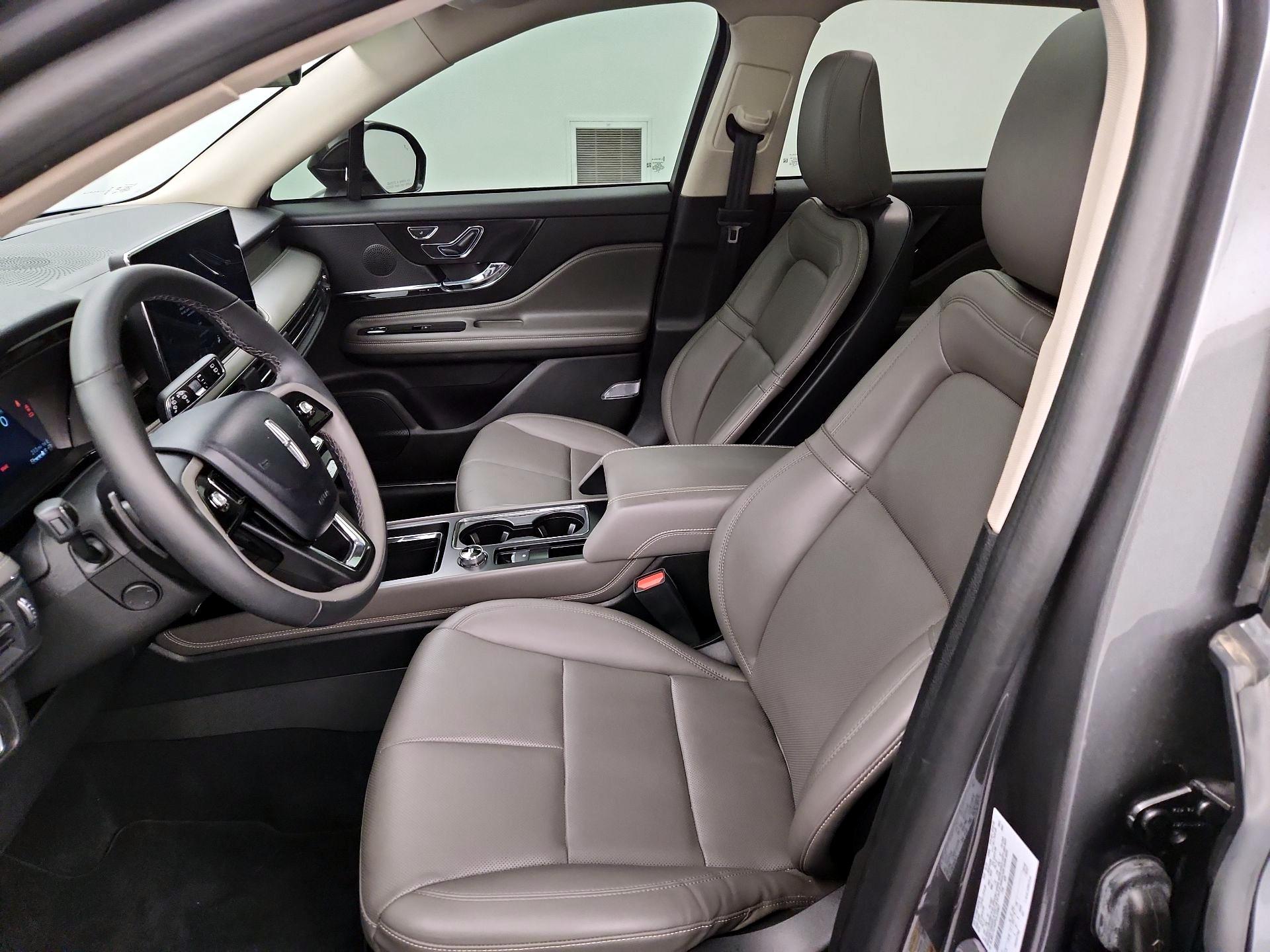 Thumbnail: 2023 Lincoln Corsair - 11