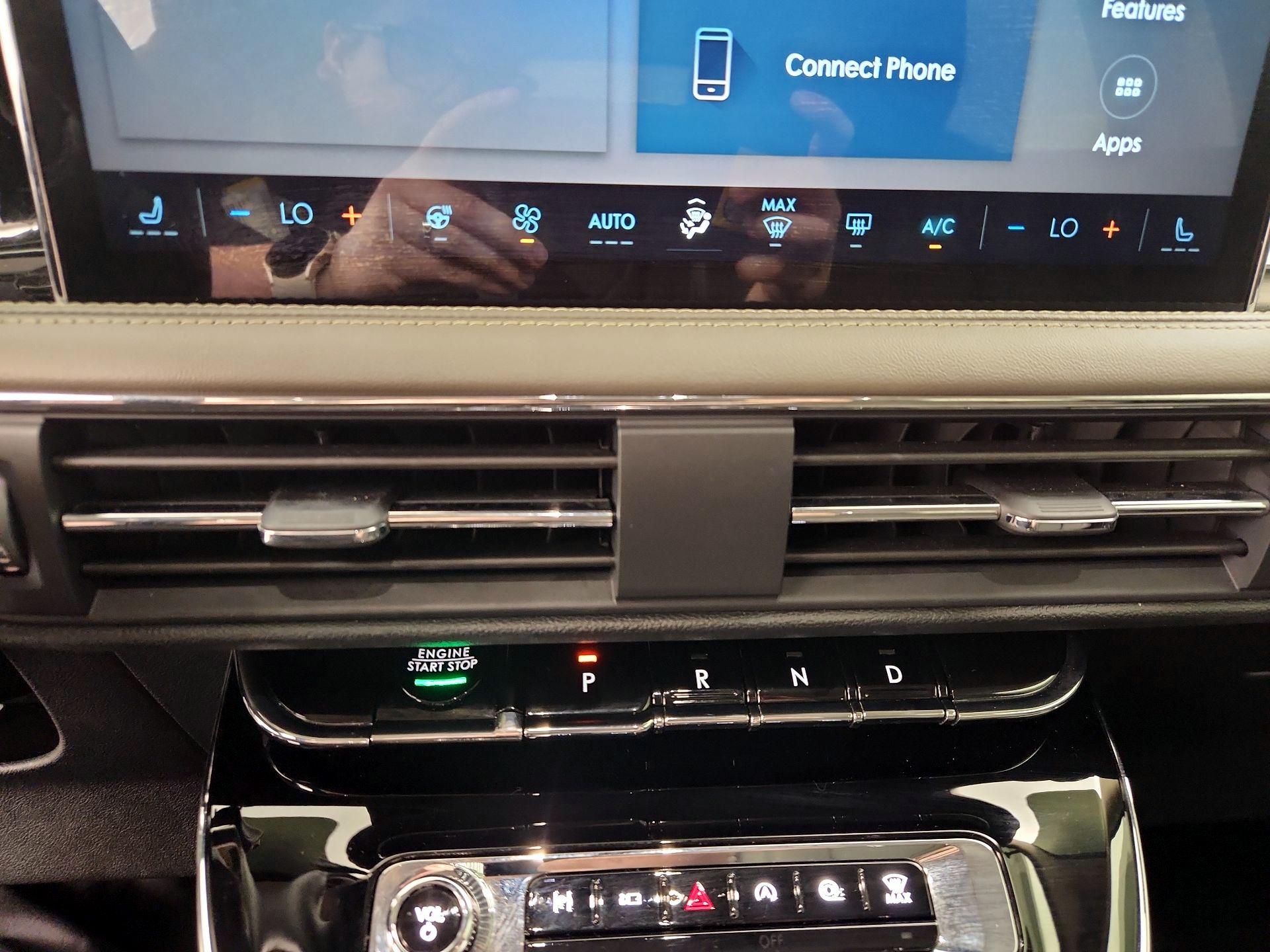 Thumbnail: 2023 Lincoln Corsair - 17