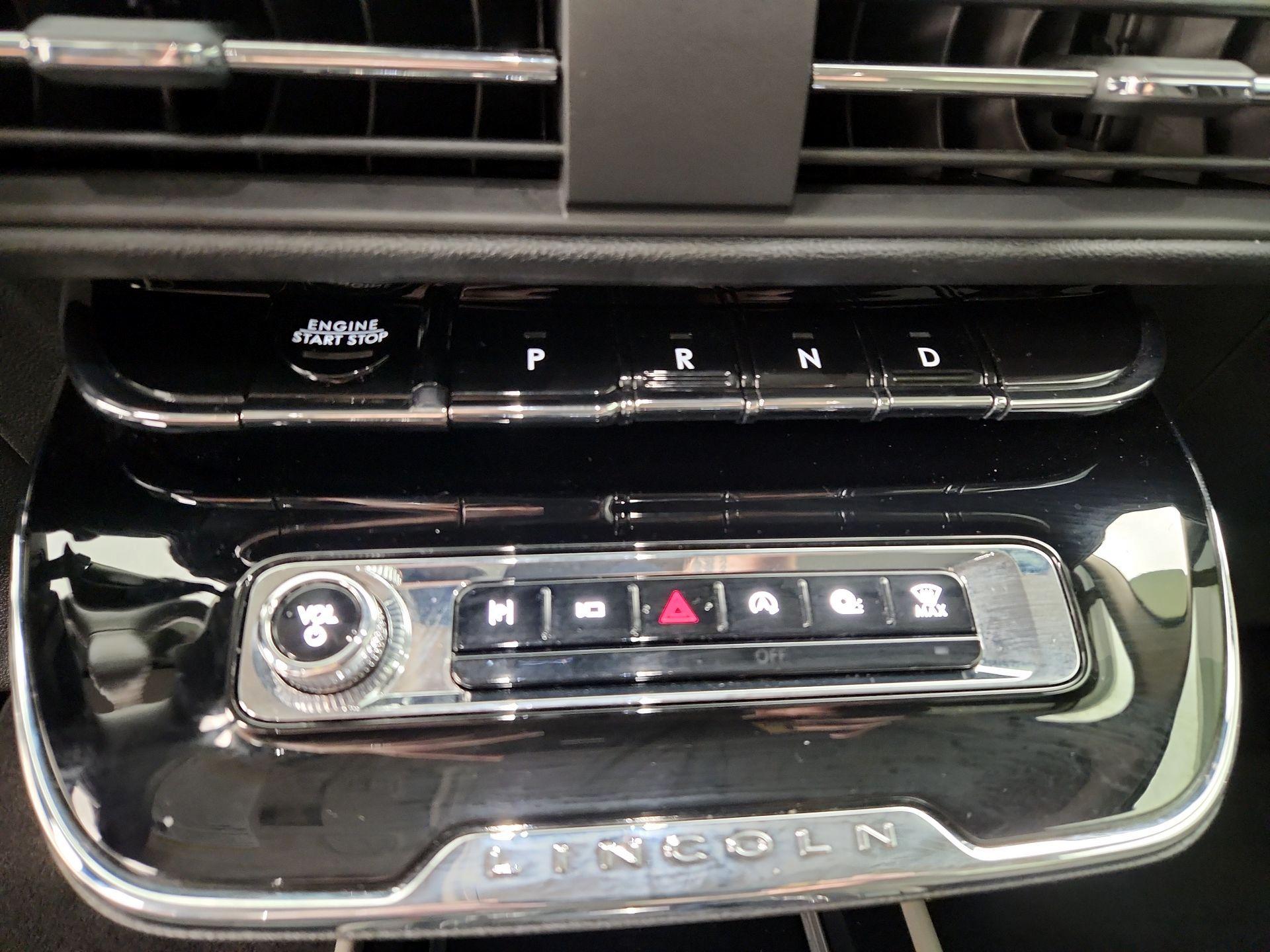 Thumbnail: 2023 Lincoln Corsair - 18