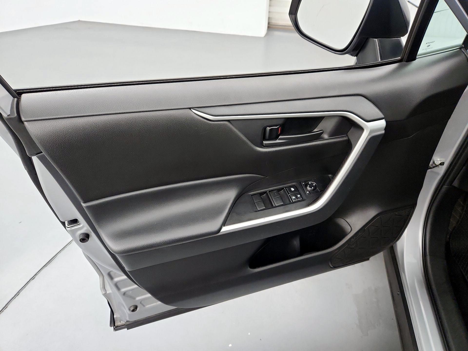 Thumbnail: 2024 Toyota RAV4 - 12