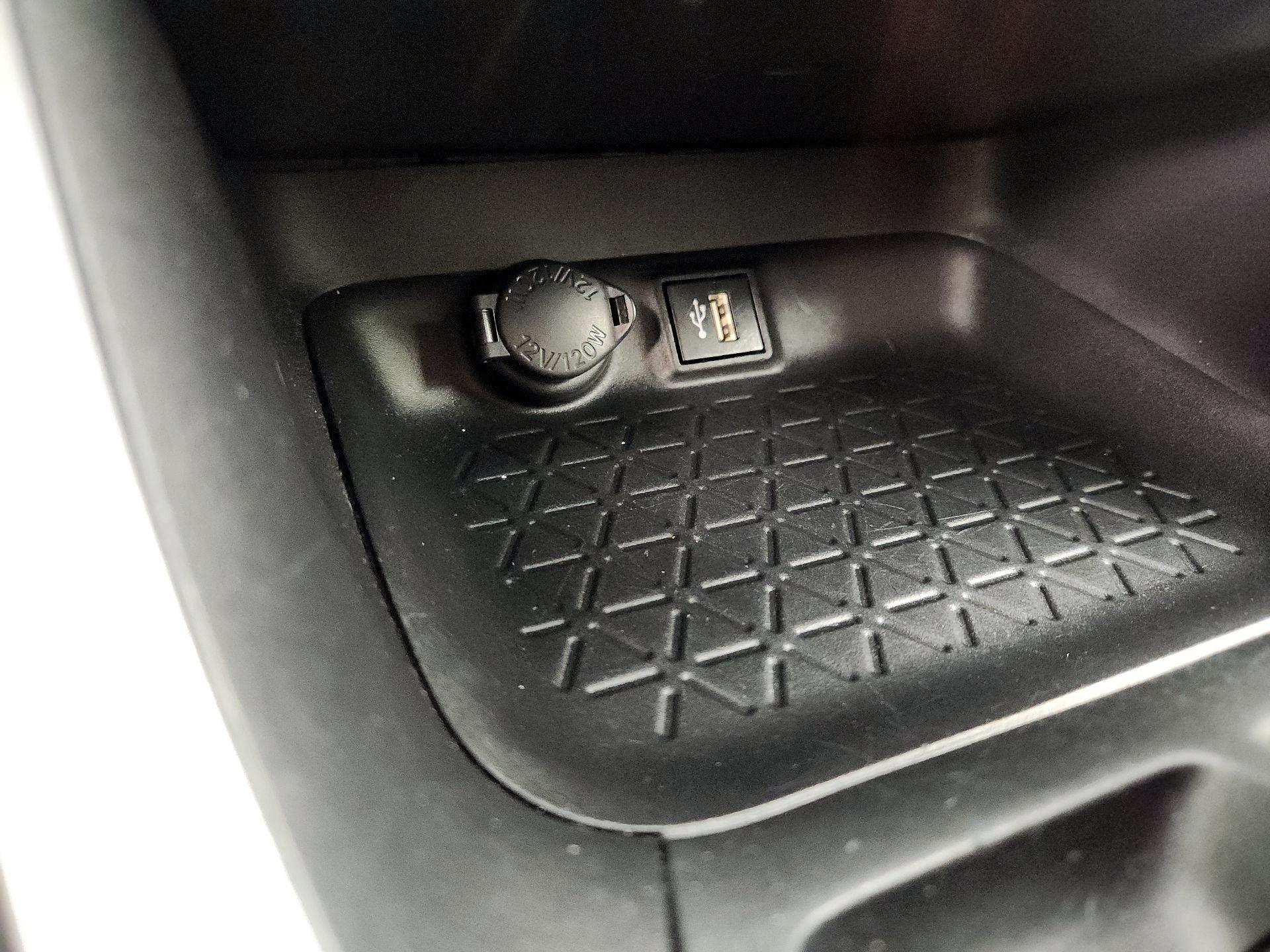 Thumbnail: 2024 Toyota RAV4 - 18