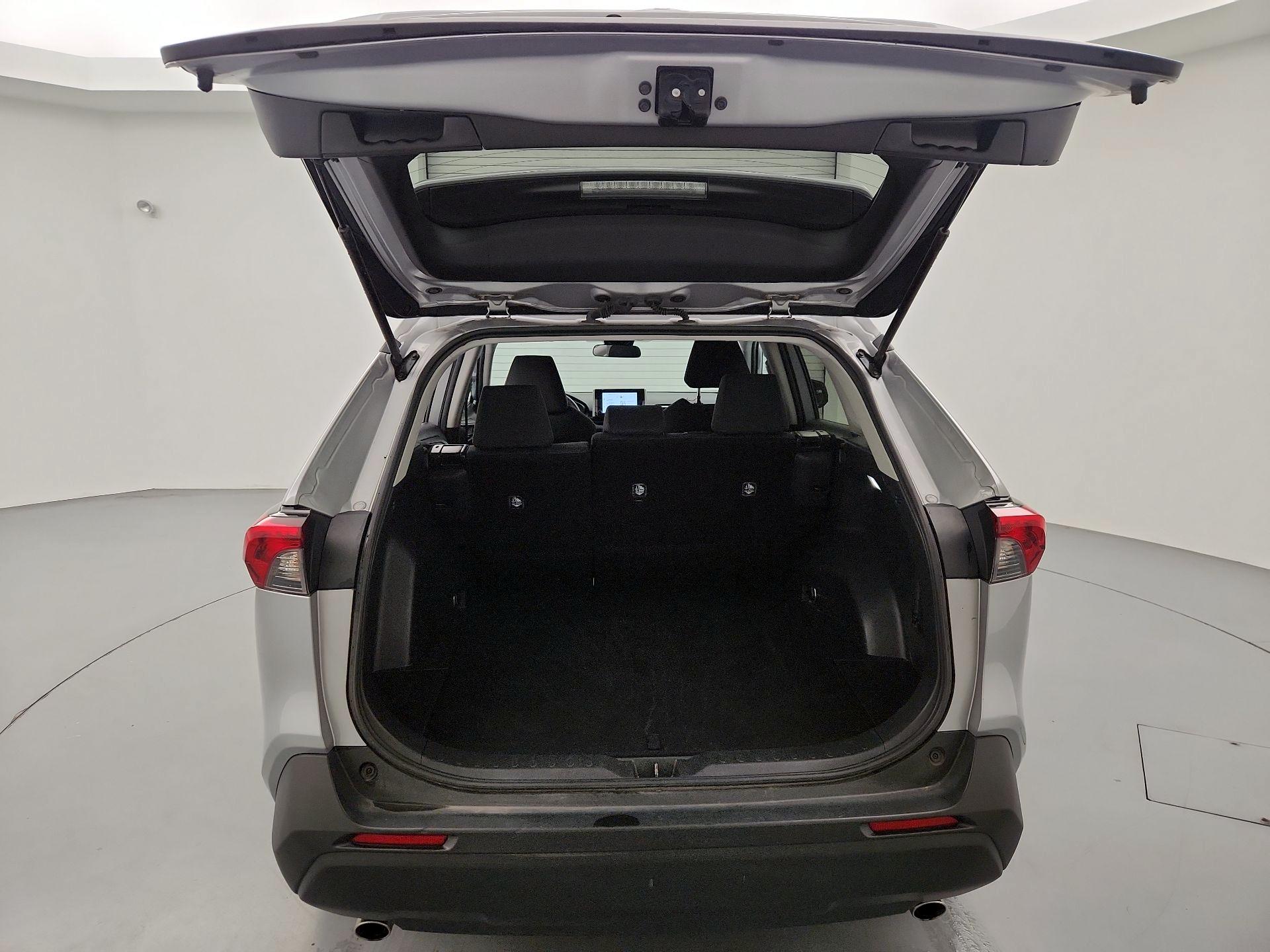 Thumbnail: 2024 Toyota RAV4 - 20