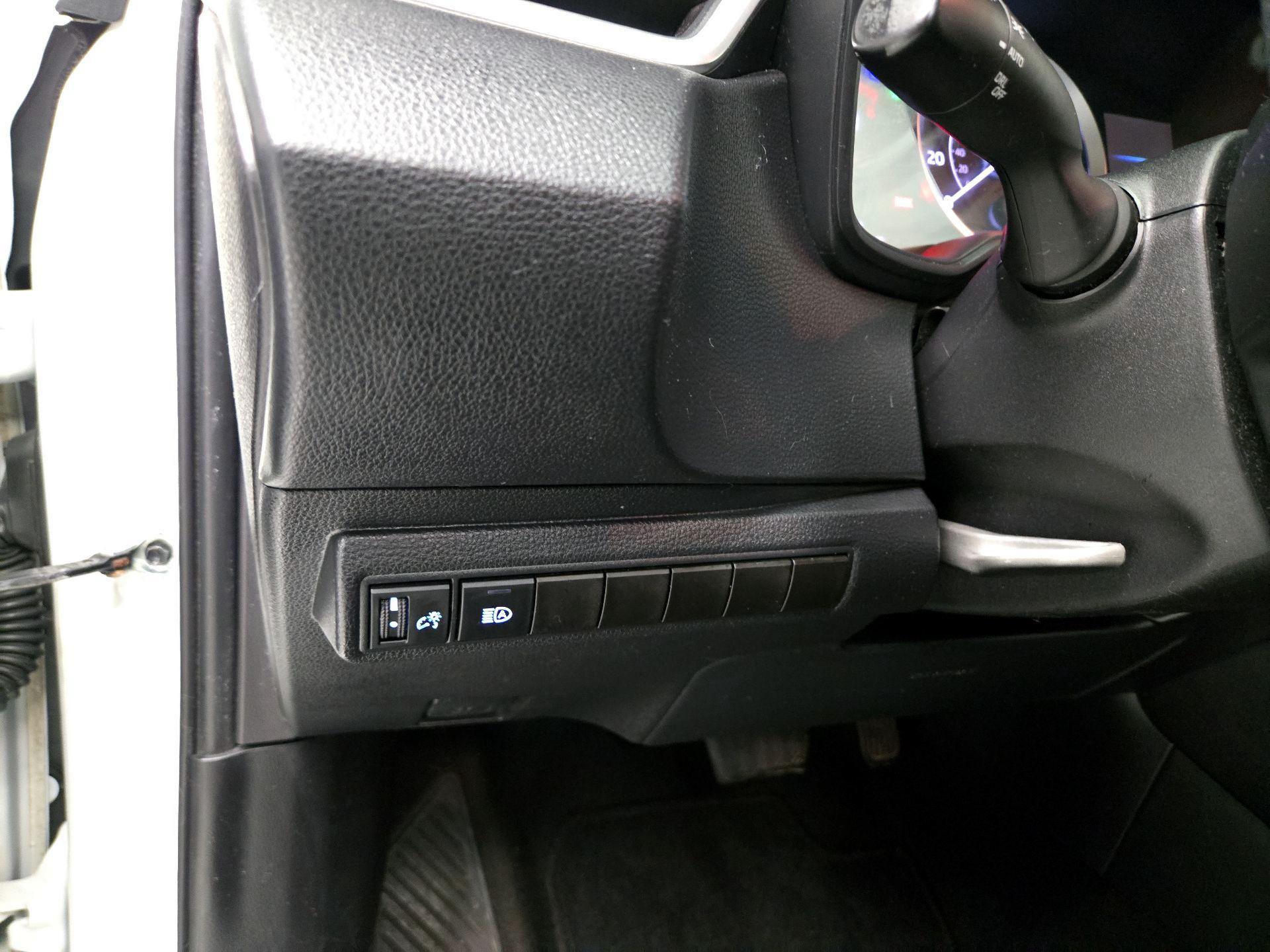 Thumbnail: 2020 Toyota Corolla - 13