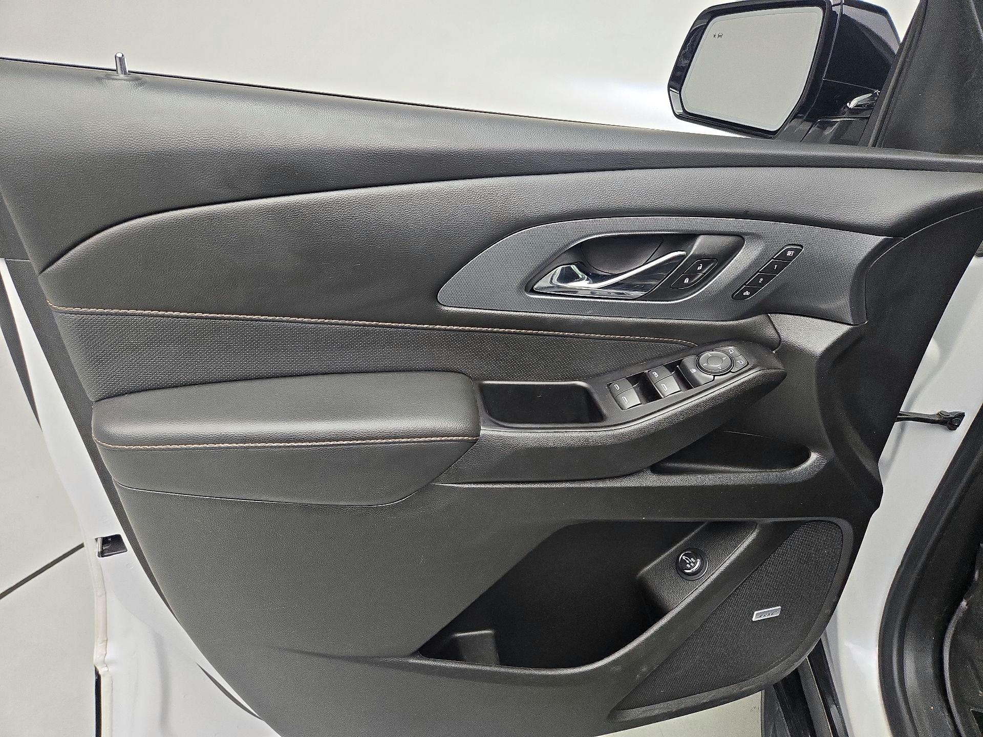 Thumbnail: 2019 Chevrolet Traverse - 12