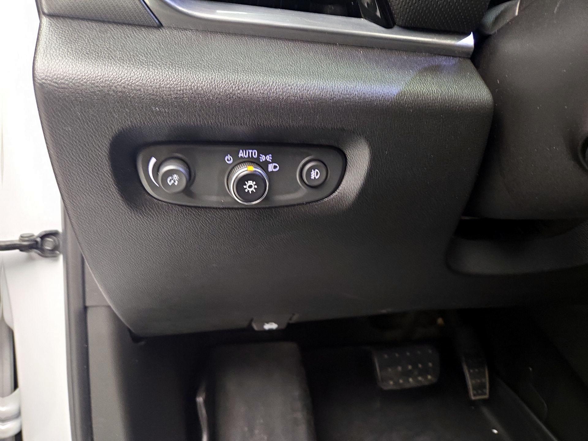 Thumbnail: 2019 Chevrolet Traverse - 13