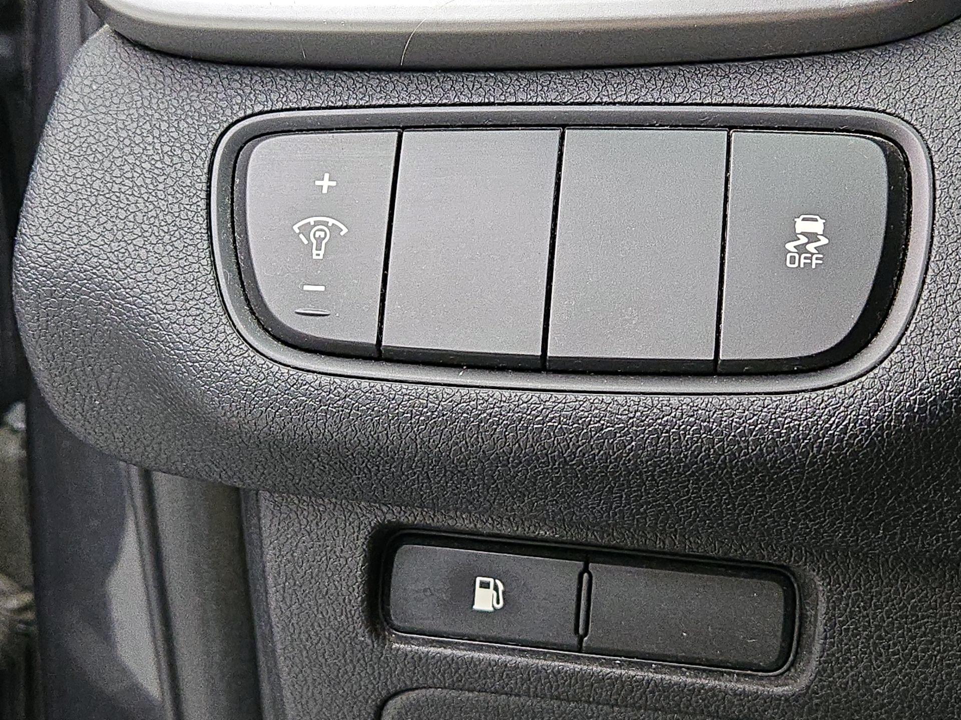 Thumbnail: 2018 Kia Sorento - 13