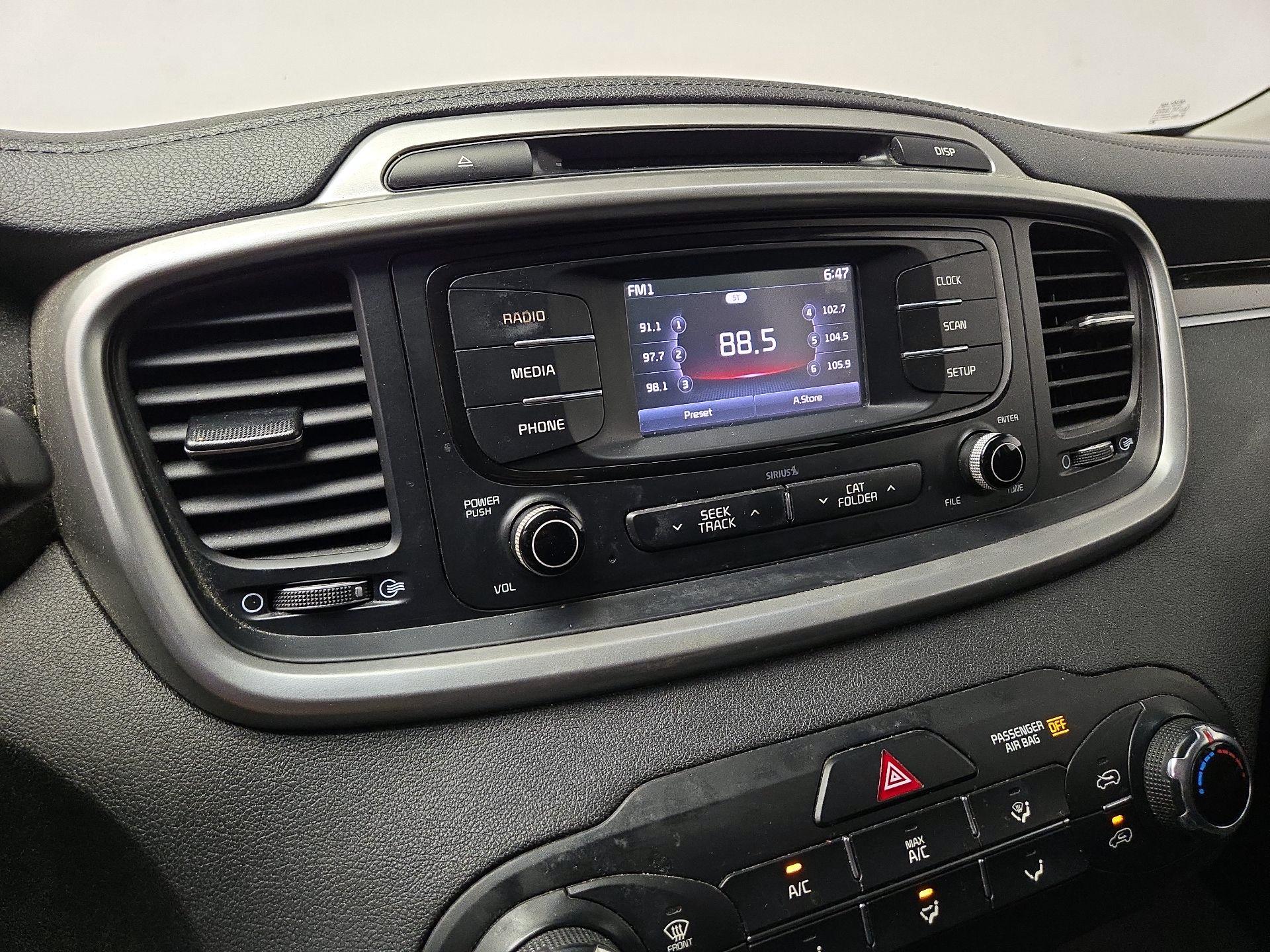 Thumbnail: 2018 Kia Sorento - 15