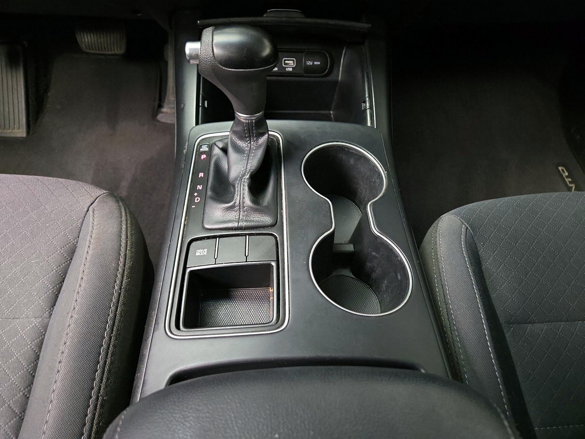 Thumbnail: 2018 Kia Sorento - 17