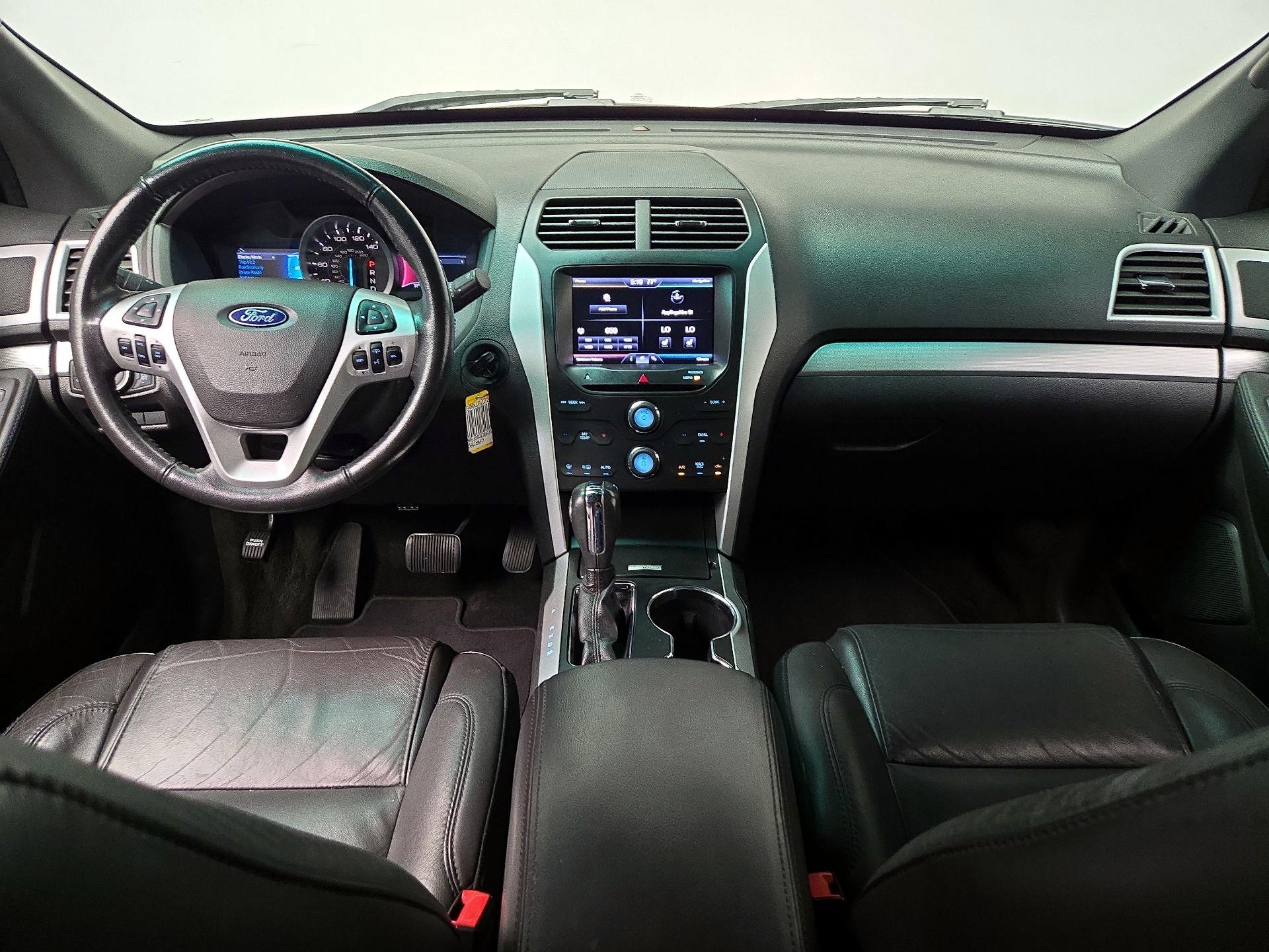 Thumbnail: 2015 Ford Explorer - 9