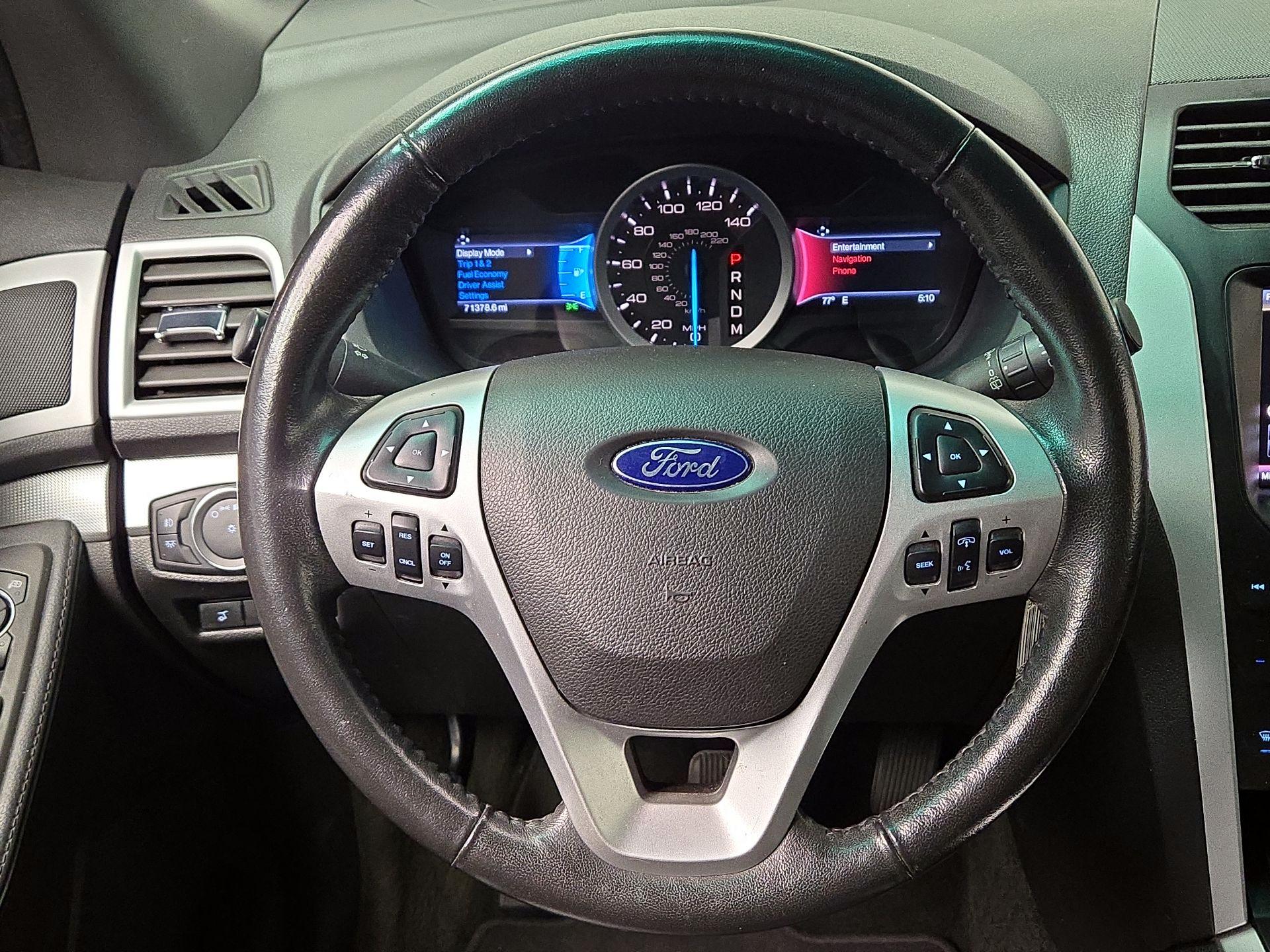 Thumbnail: 2015 Ford Explorer - 10