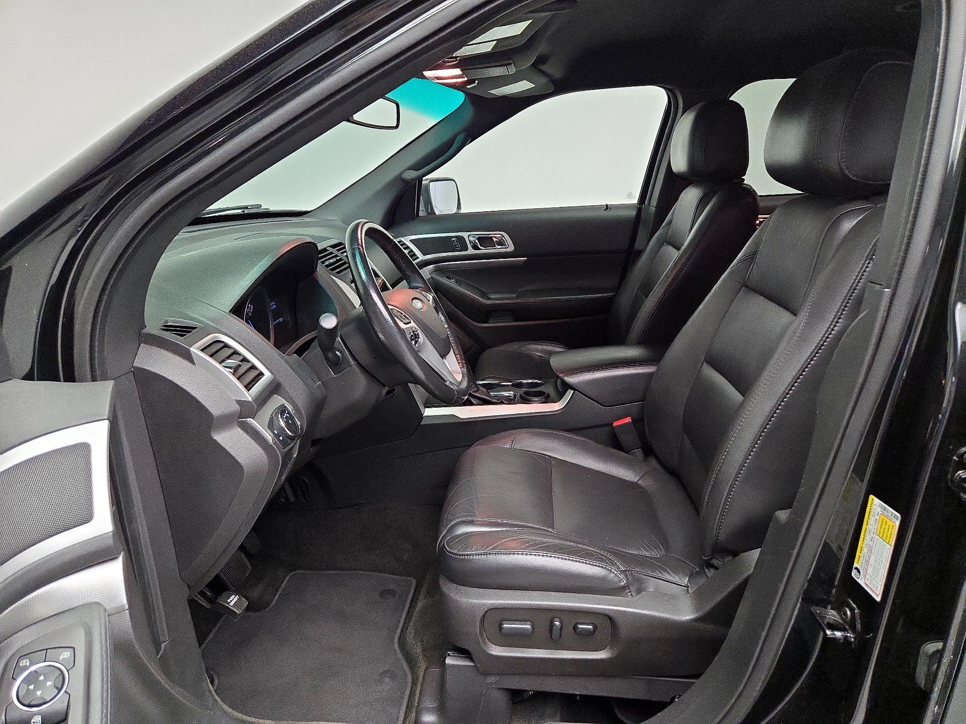 Thumbnail: 2015 Ford Explorer - 11