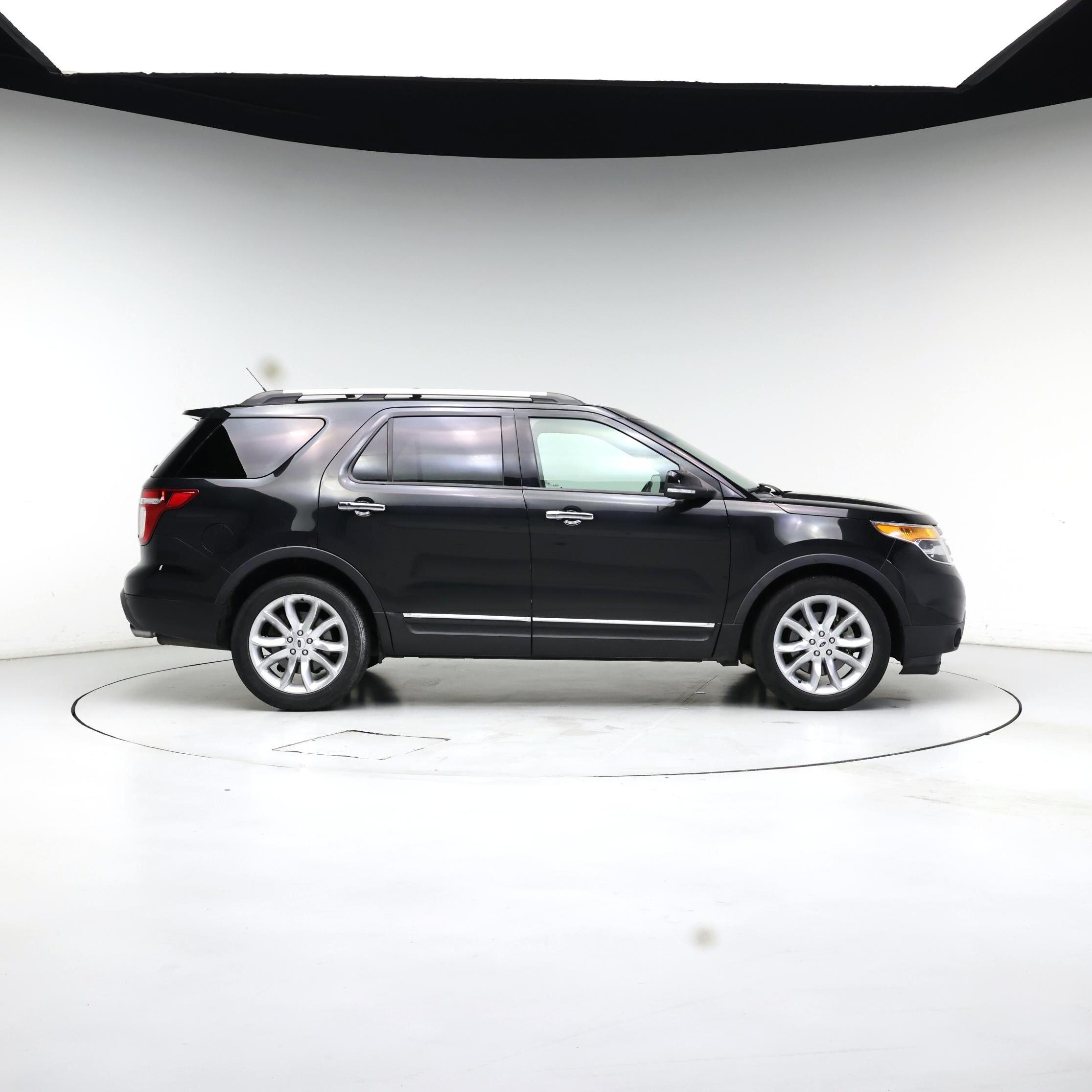 Thumbnail: 2015 Ford Explorer - 7