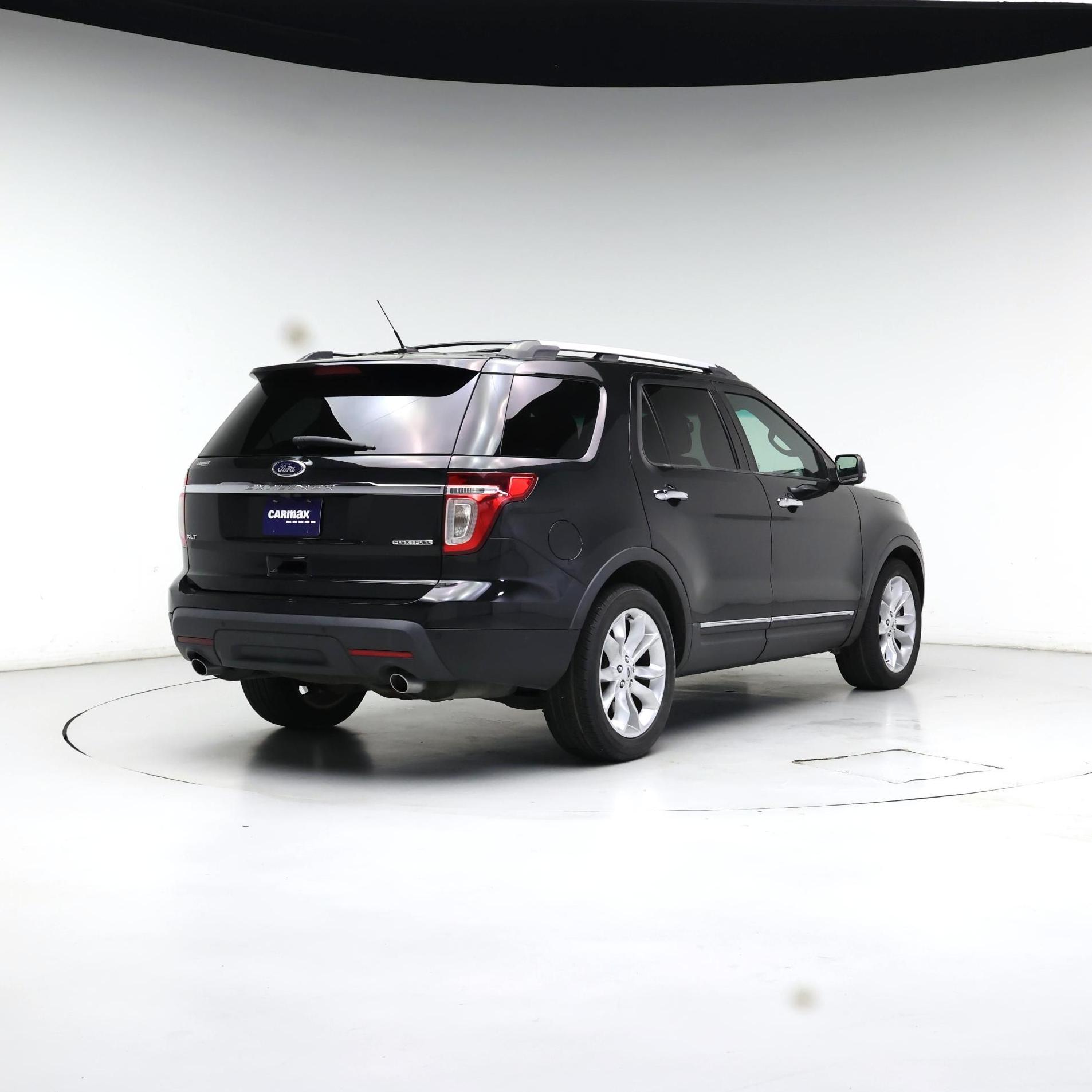 Thumbnail: 2015 Ford Explorer - 8